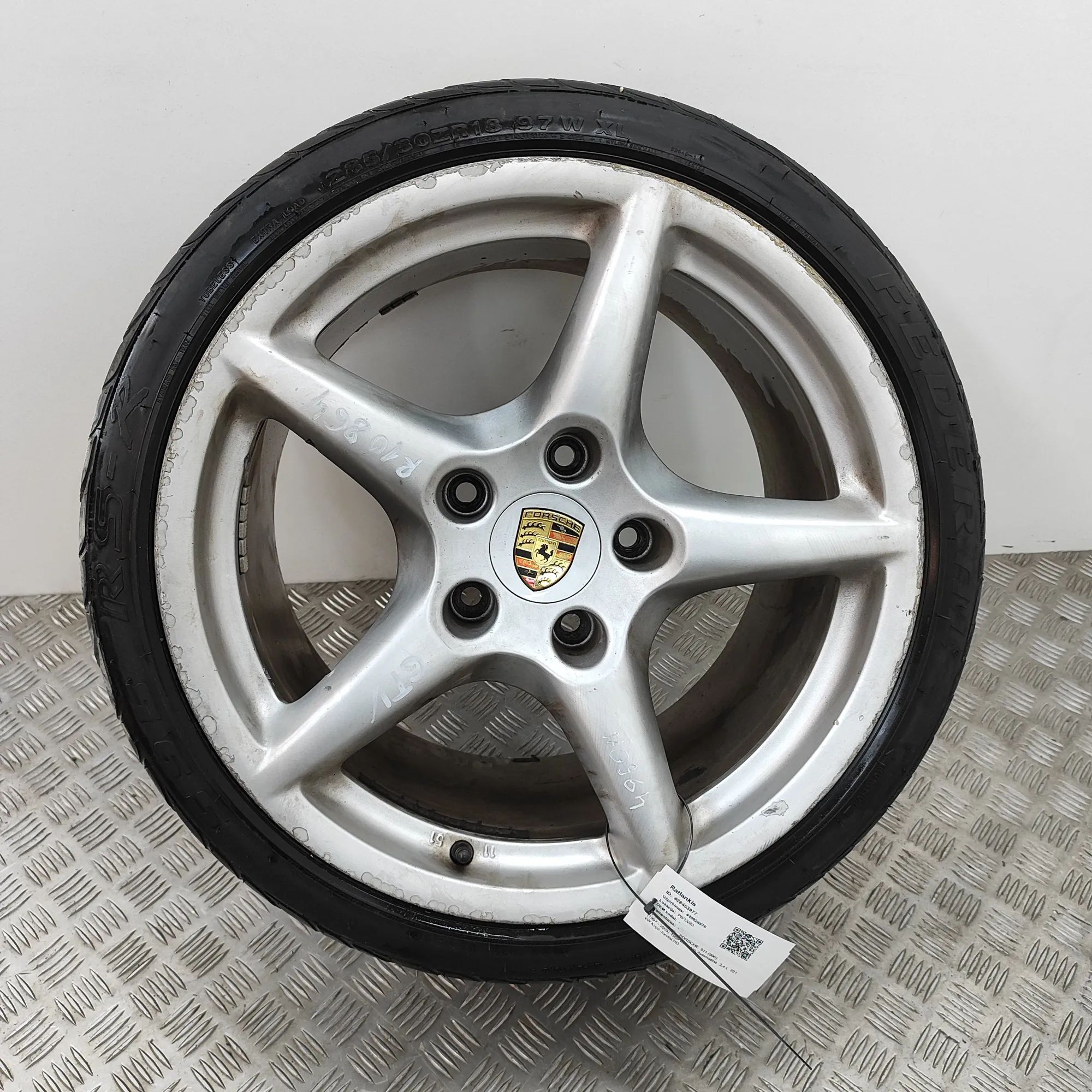 Porsche 911 (996) Alloy Wheel Alloy wheel — PORSCHE 911 (996) (1997-2005) — 9...