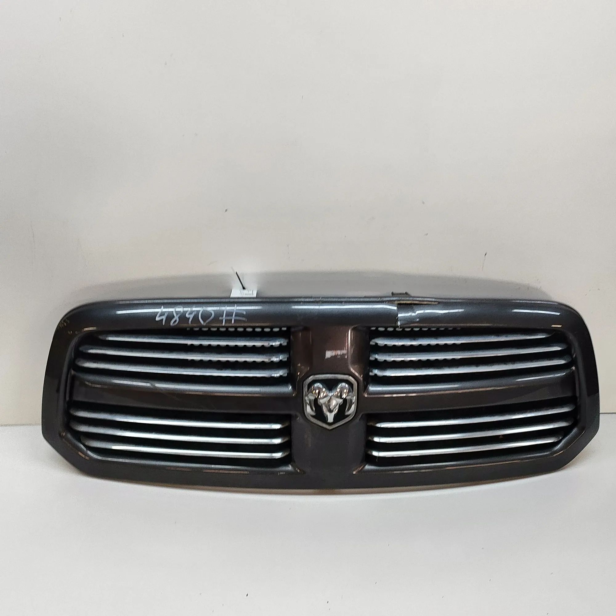 Dodge Ram Radiator Grille Radiator grille — DODGE RAM (1500 Pick-up DJ, D...