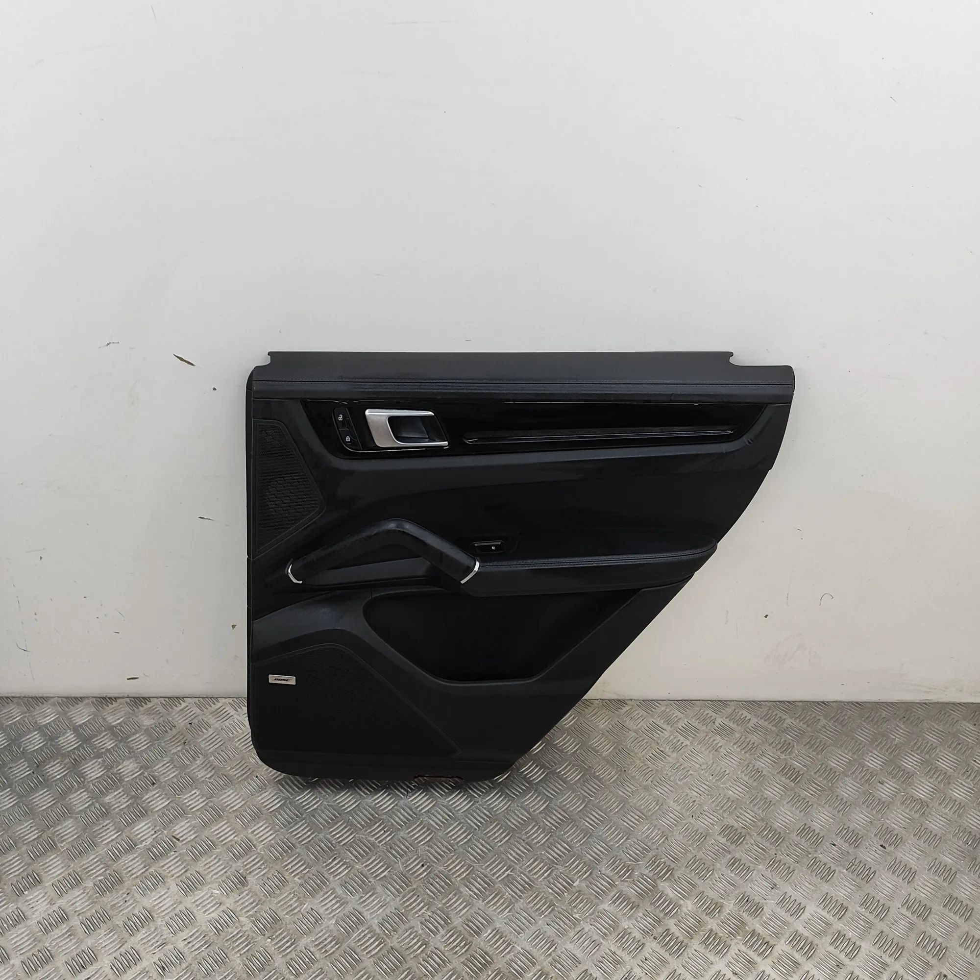 Porsche Cayenne Rear Right Door Panel Rear Right Door Panel — PORSCHE CAYENNE (9Y0/9Y...