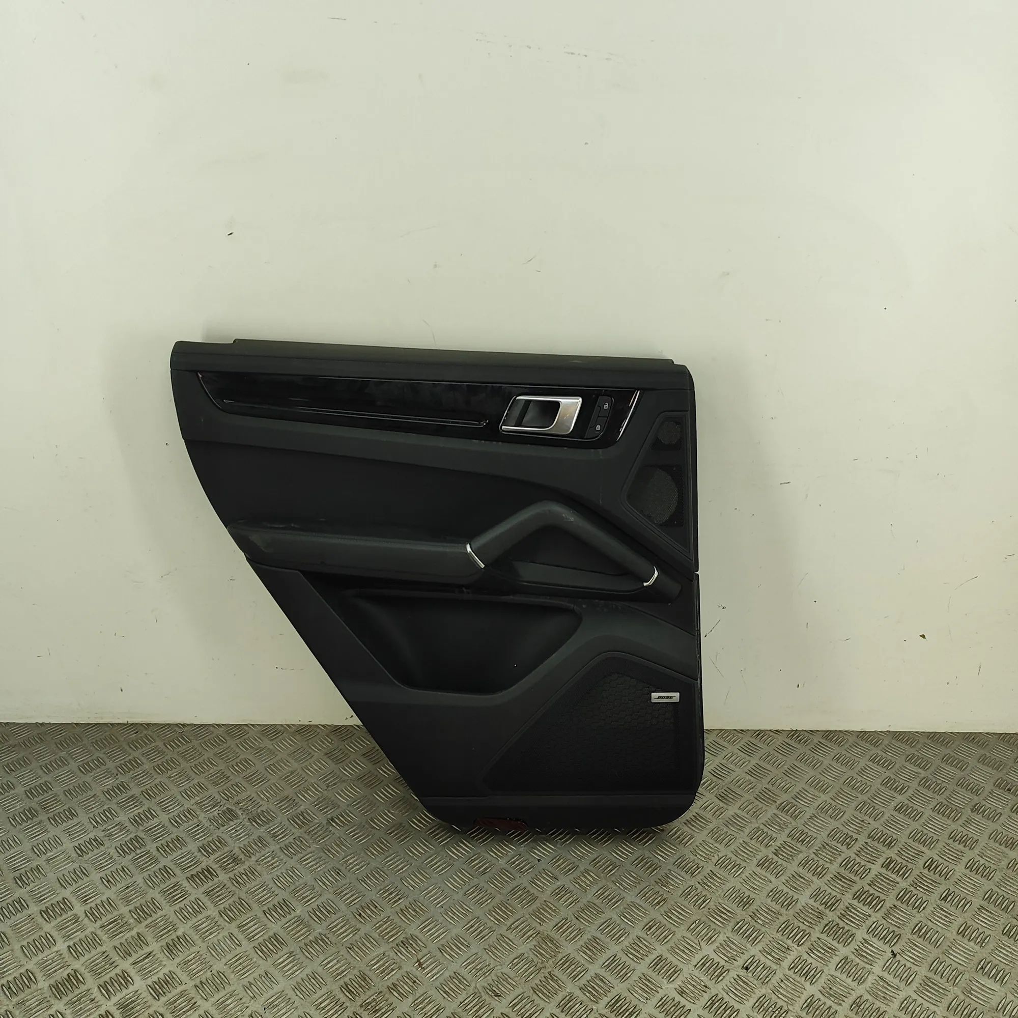 Porsche Cayenne Rear Left Door Panel Rear Left Door Panel — PORSCHE CAYENNE (9Y0/9Y3...