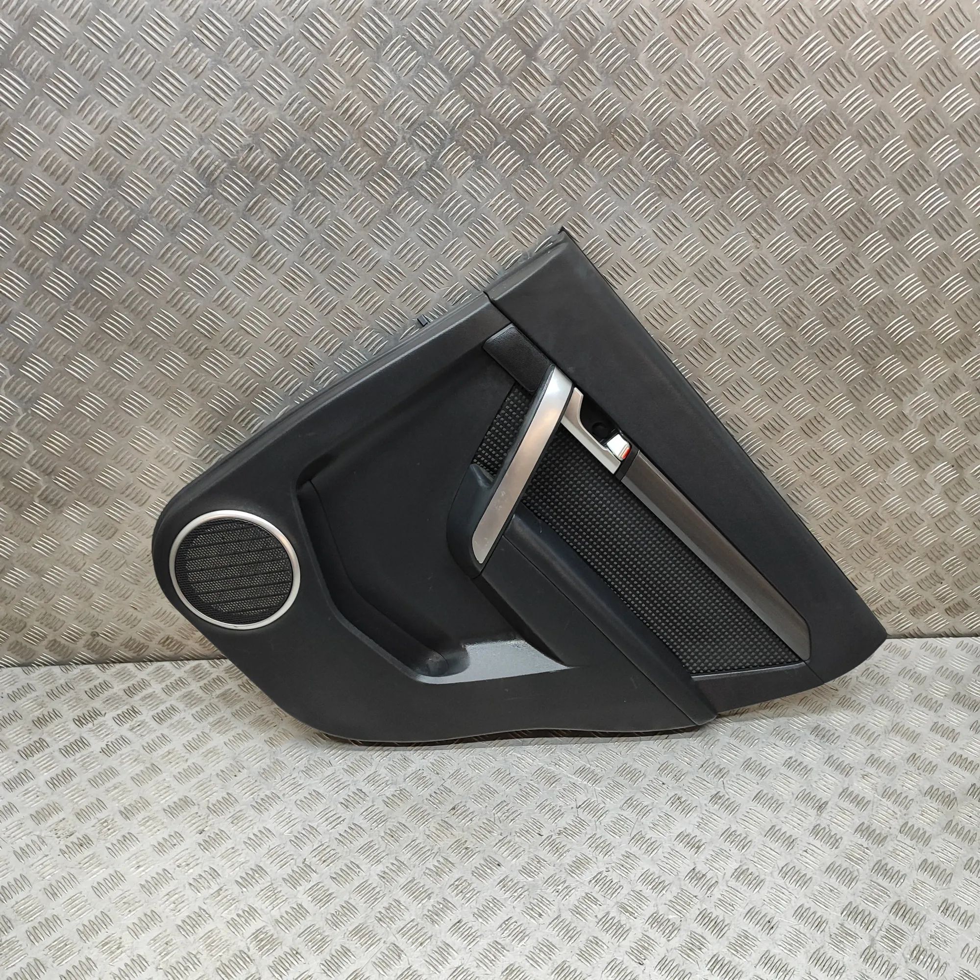 Chevrolet Captiva Rear Right Door Panel Rear Right Door Panel — CHEVROLET CAPTIVA C100,...