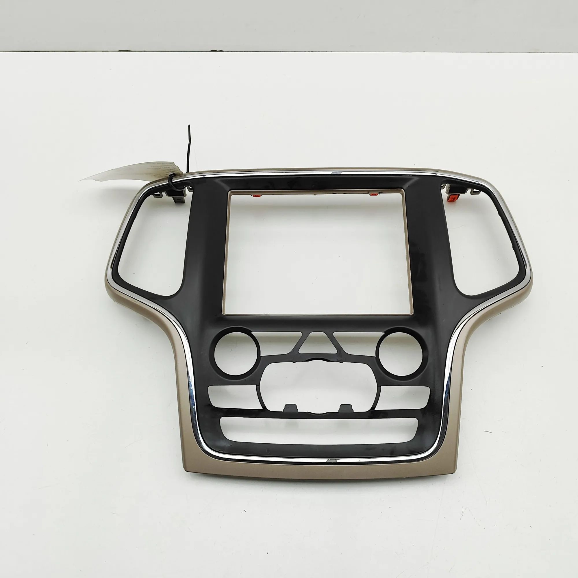 Jeep Grand Cherokee (WK) Climate / heater control trim Climate / heater control trim — JEEP GRAND CHER...