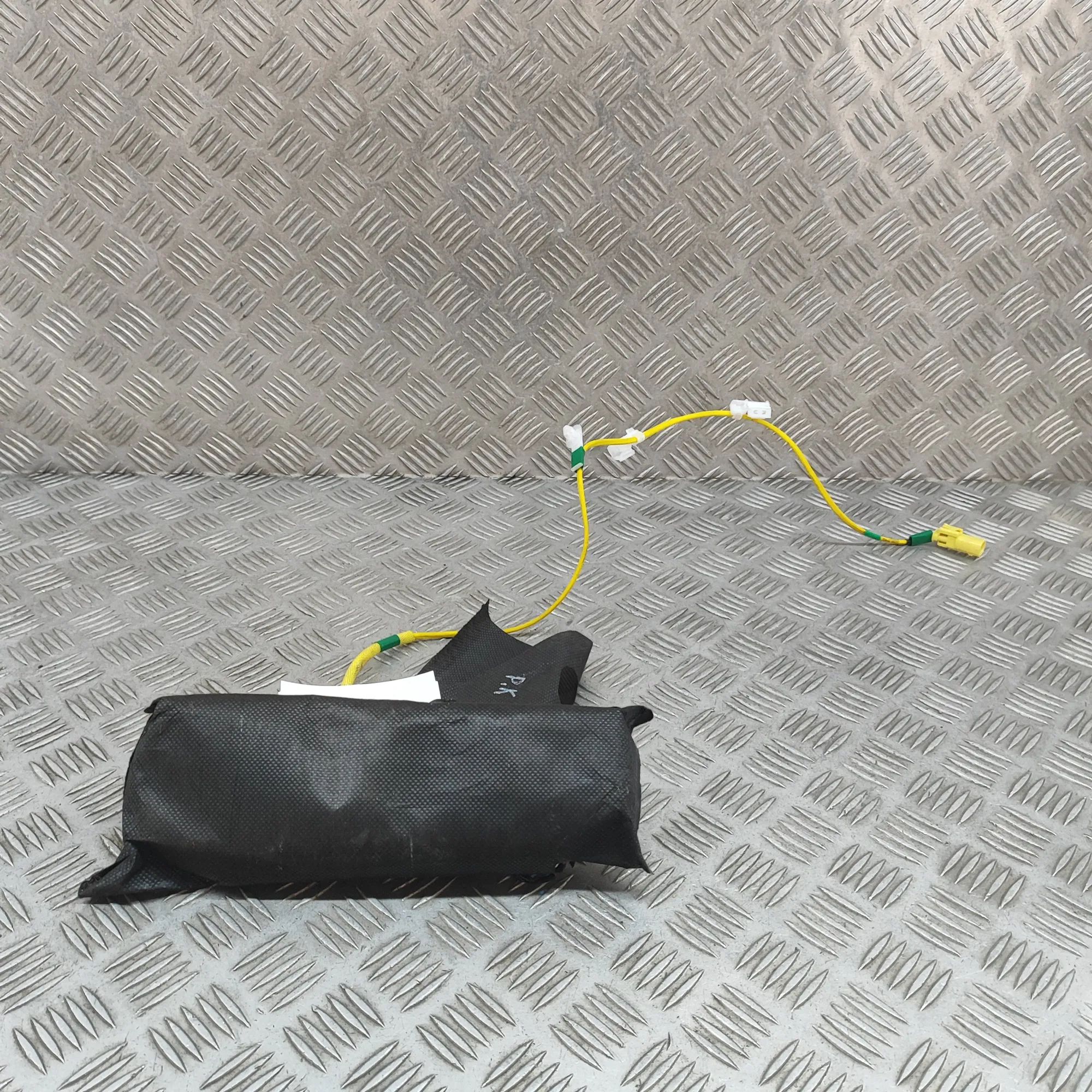 Lexus IS Seat airbag (SRS) — front left Seat airbag (SRS) — front left — LEXUS IS II GS...