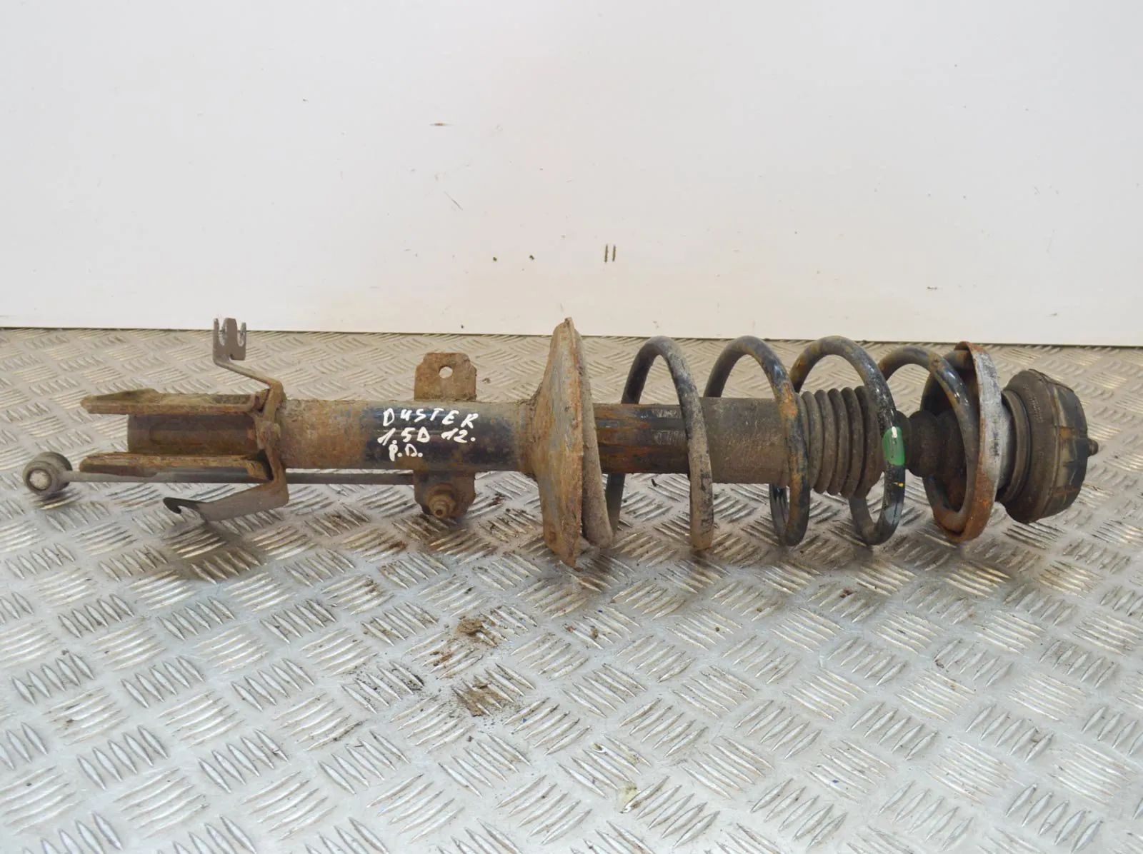 Dacia Duster Shock absorber — front right Shock absorber — front right — DACIA DUSTER (20...