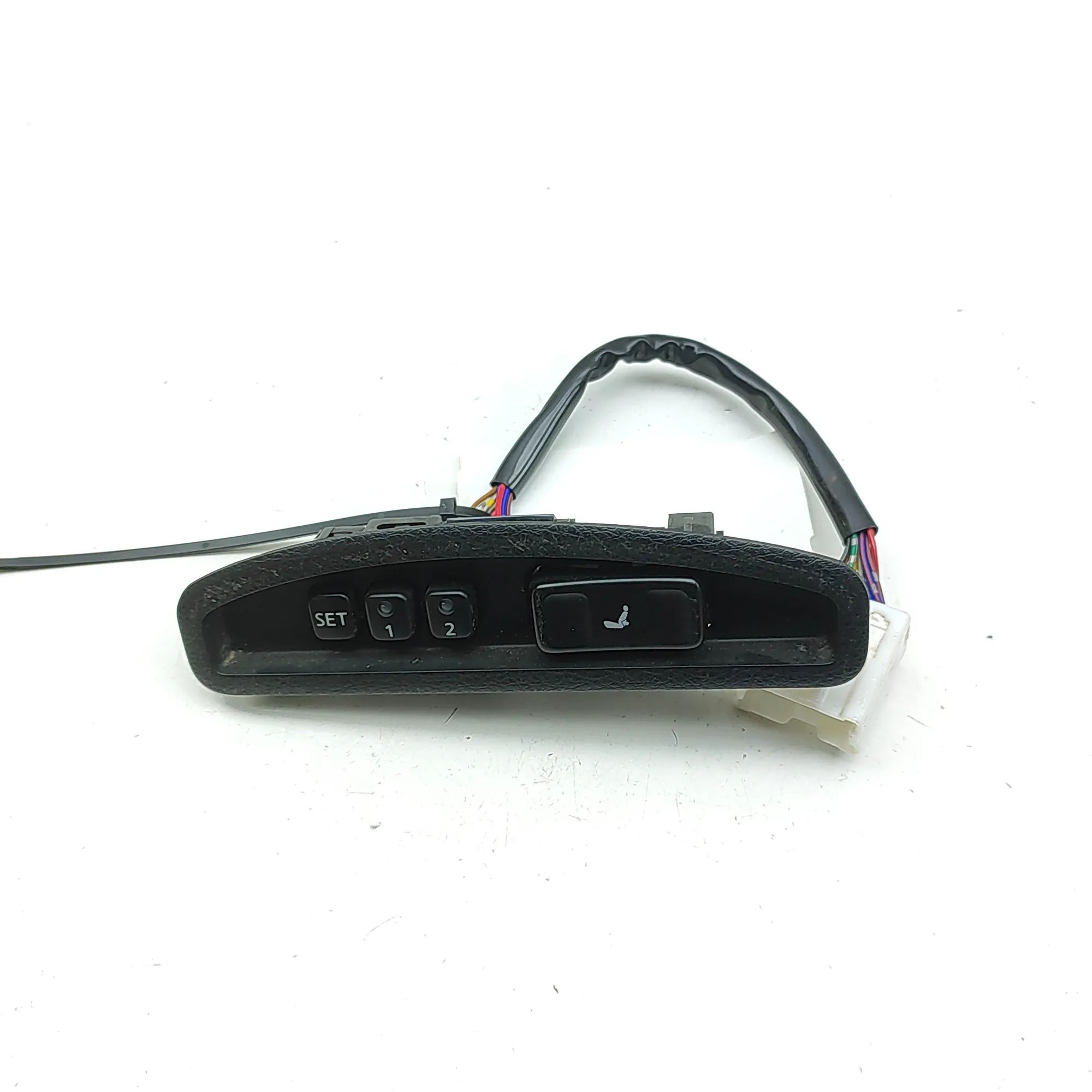 Infiniti FX (S50) Left Seat Control Switches Left Seat Control Switches — INFINITI FX (2002-...