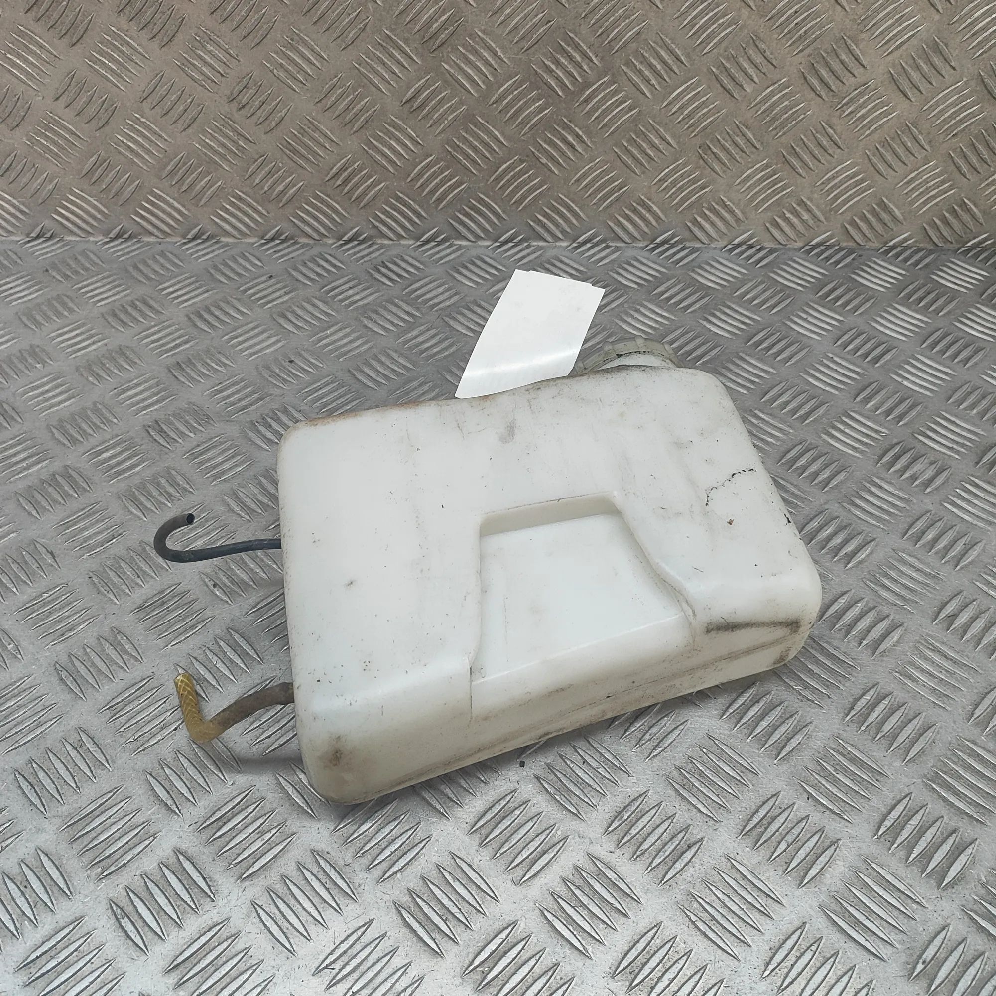 Mercedes-Benz 200 - 500 / E (W124) Window Washer Tank Window Washer Tank — MERCEDES BENZ E-CLASS (W12...