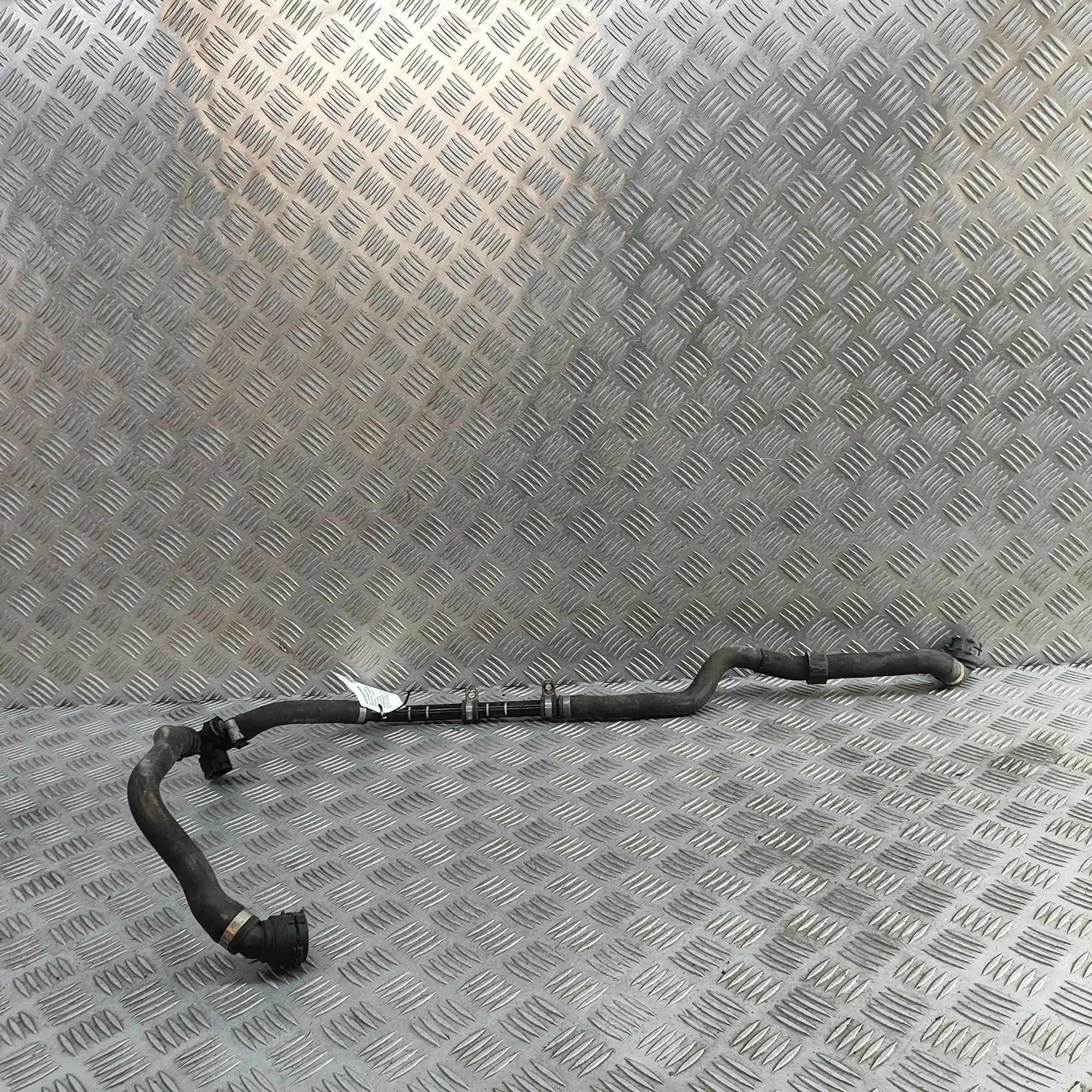 Mercedes-Benz A (W176) Jäähdytysnesteletku Coolant hose — MERCEDES BENZ E-CLASS (W213) (20...