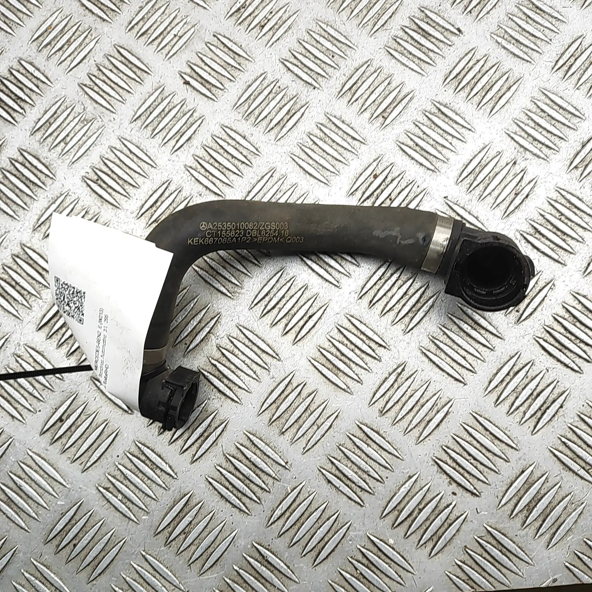 Mercedes-Benz A (W176) Jäähdytysnesteletku Coolant hose — MERCEDES BENZ E-CLASS (W213) (20...