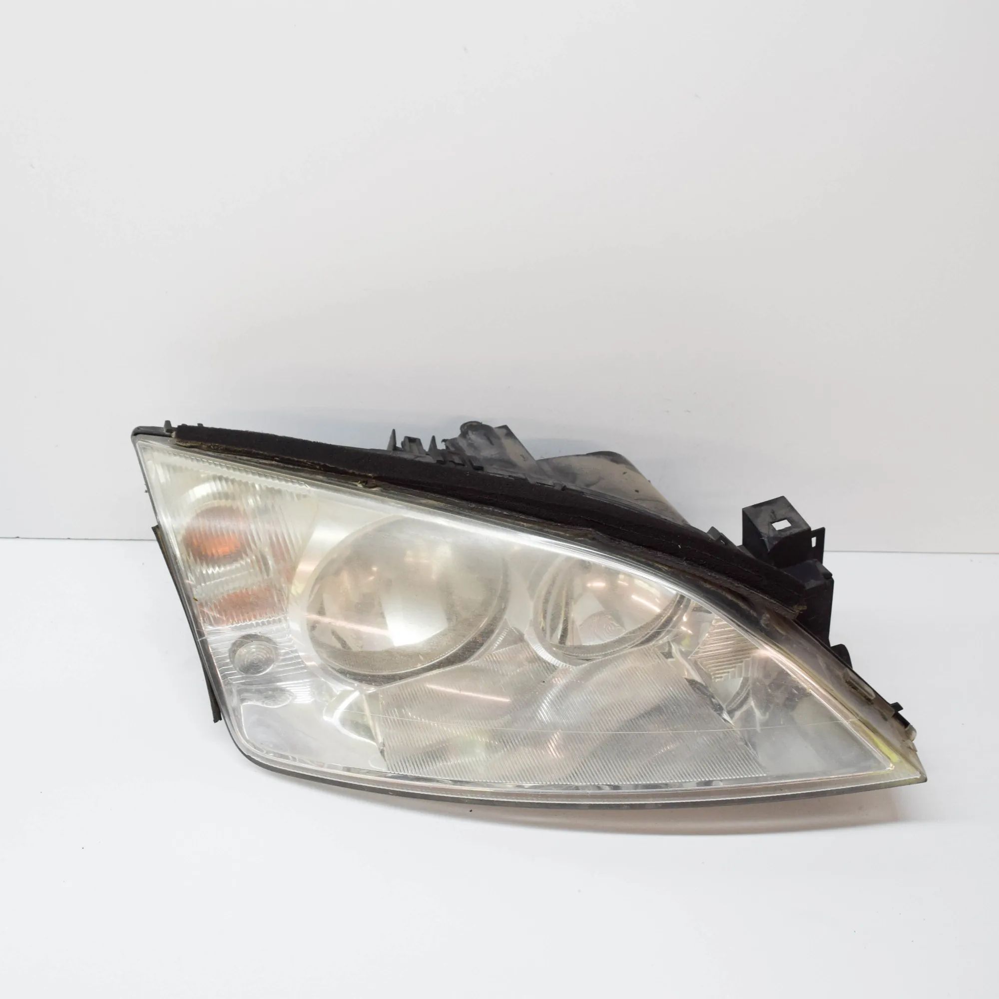 Ford Mondeo Front Right Headlight
