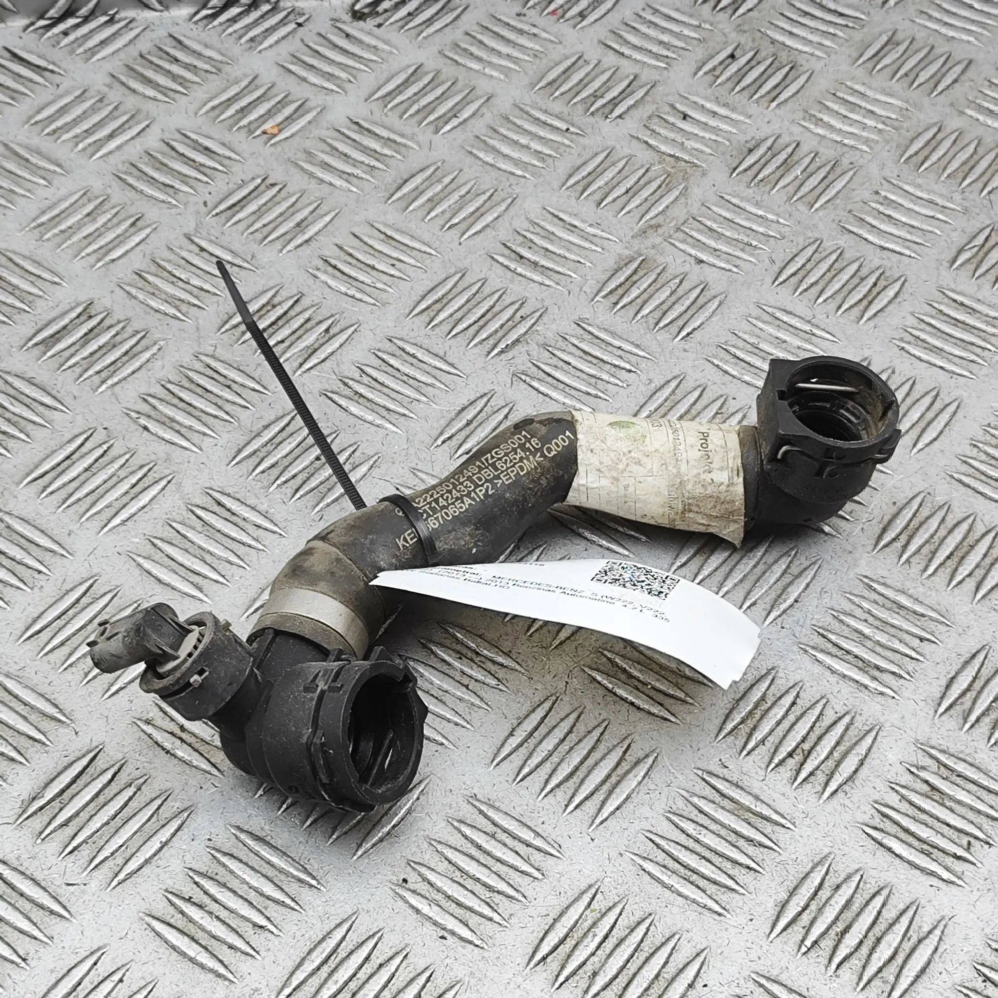 Mercedes-Benz A (W176) Jäähdytysnesteletku Coolant hose — MERCEDES BENZ S-CLASS (W222) (20...