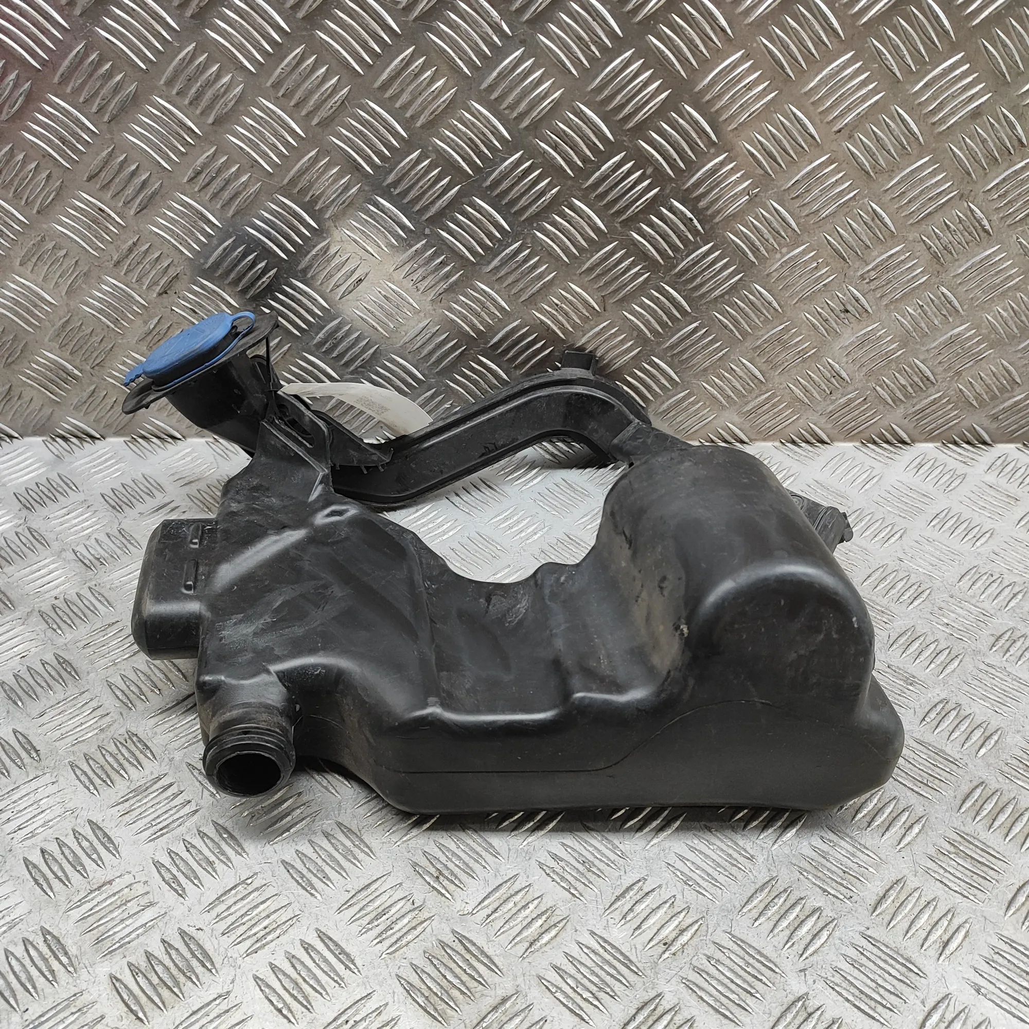 Mercedes-Benz A (W176) Window Washer Tank Window Washer Tank — MERCEDES BENZ E-CLASS (W21...