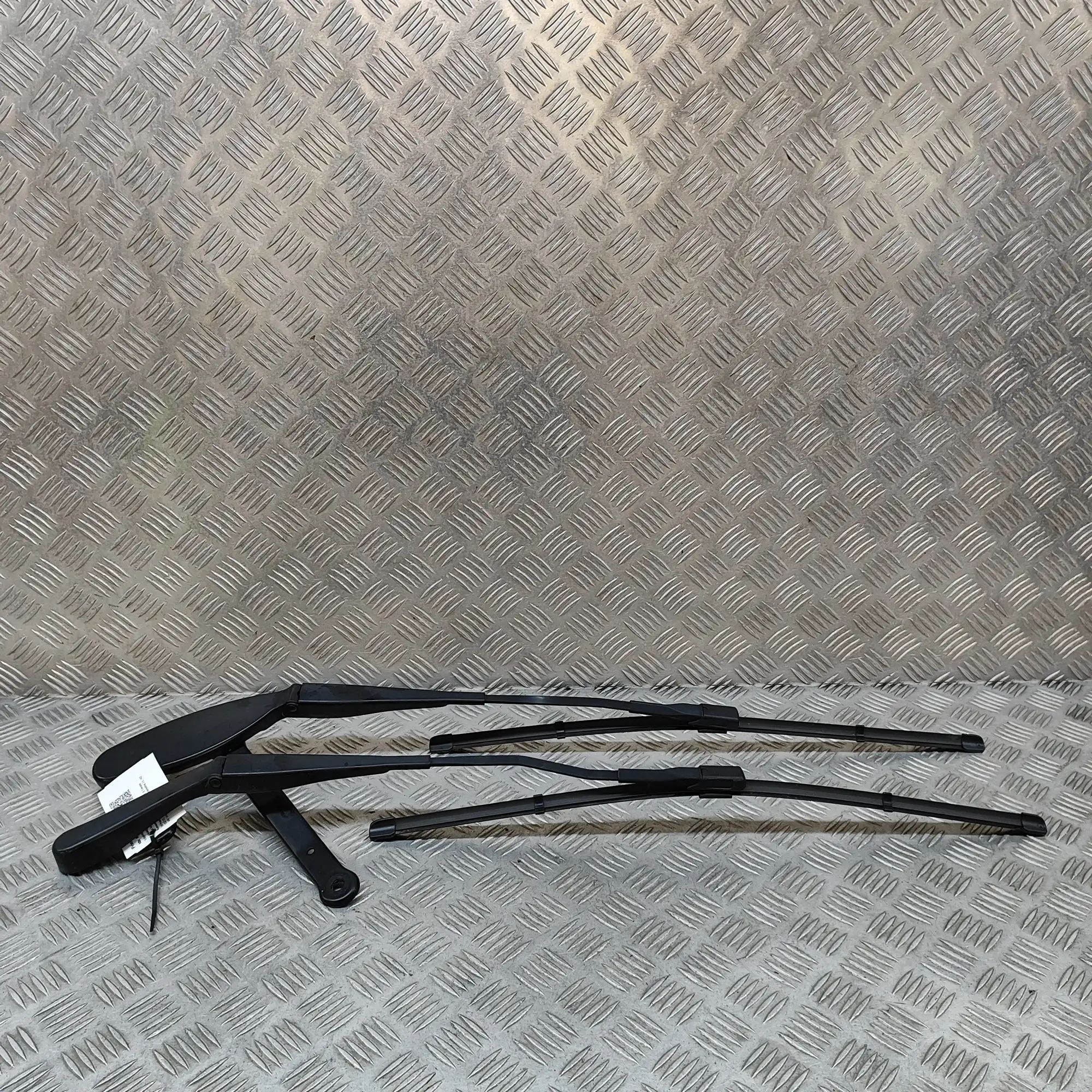 Mercedes-Benz A (W176) Front Wiper Arms Front Wiper Arms — MERCEDES BENZ E-CLASS (W213)...