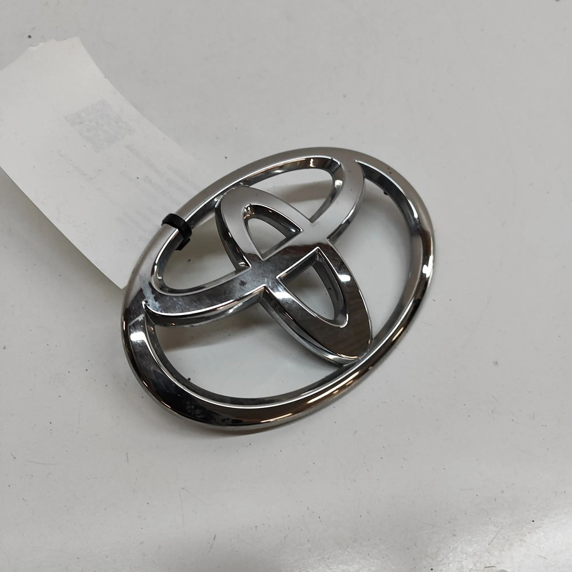 Toyota Sienna Manufacturer emblem Manufacturer emblem — TOYOTA SIENNA _L3_ (2009-...