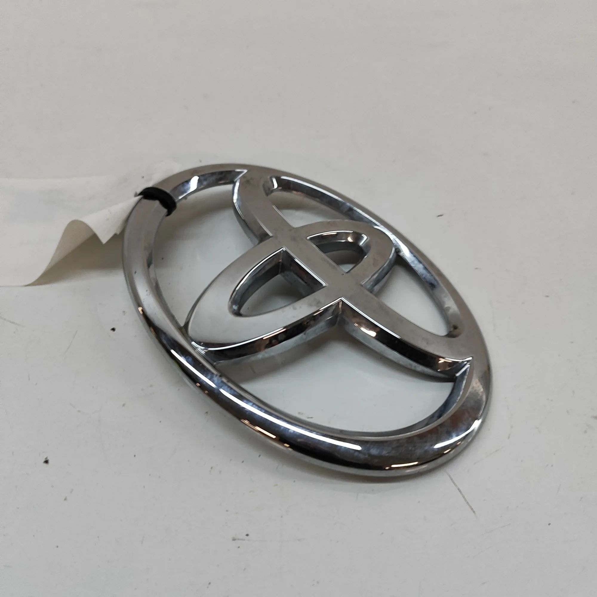 Toyota Sienna Manufacturer emblem Manufacturer emblem — TOYOTA SIENNA _L3_ (2009-...