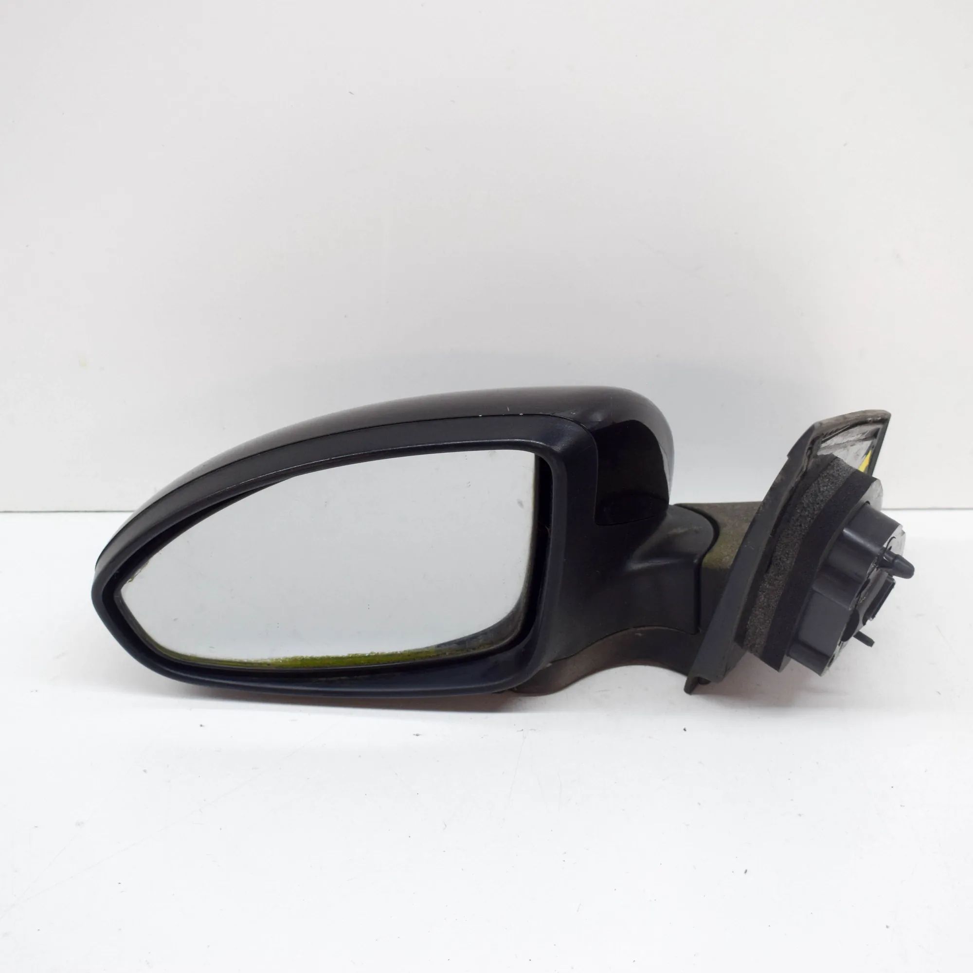 Chevrolet Cruze Left Side Wing Mirror Left Side Wing Mirror — CHEVROLET CRUZE Hatchba...