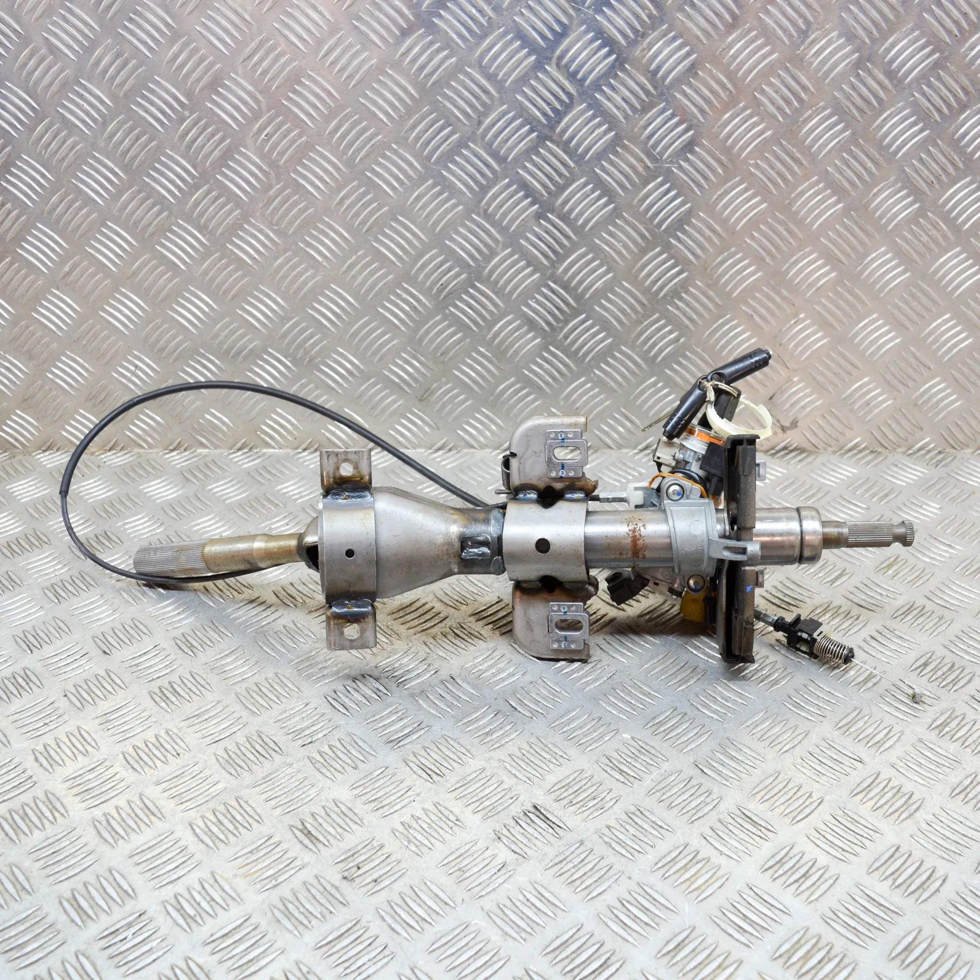 Mitsubishi Pajero Steering Column Mechanism Steering Column Mechanism — MITSUBISHI PAJERO I...