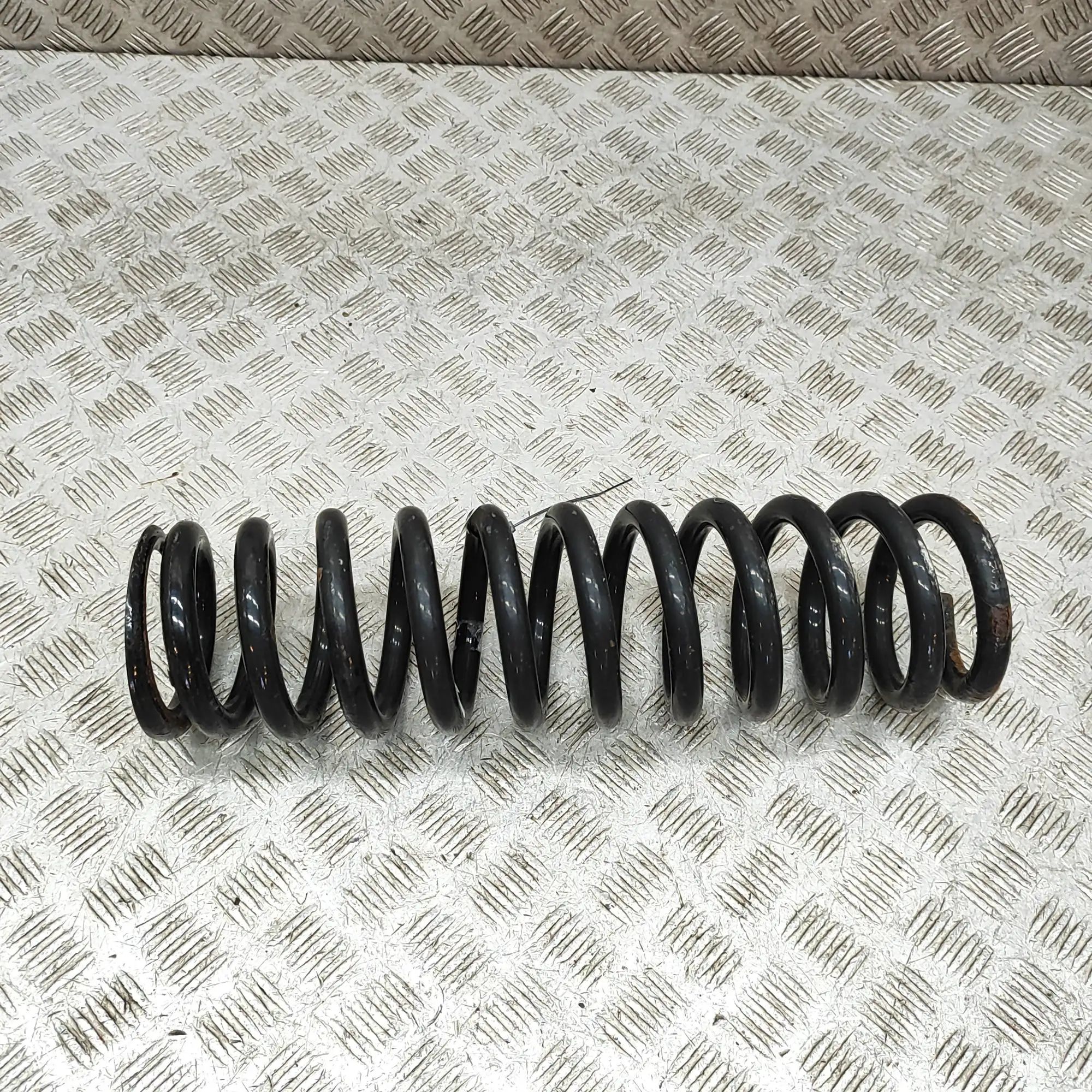 Mercedes-Benz 200 - 500 / E (W124) Coil spring — rear left Coil spring — rear left — MERCEDES BENZ E-CLASS...