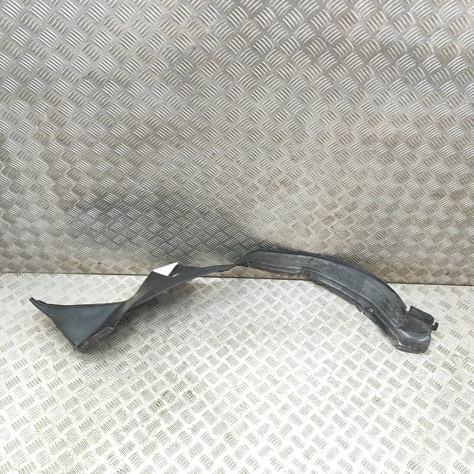 Mercedes-Benz 200 - 500 / E (W124) Front Right Arch Liner Front Right Arch Liner — MERCEDES BENZ E-CLASS ...