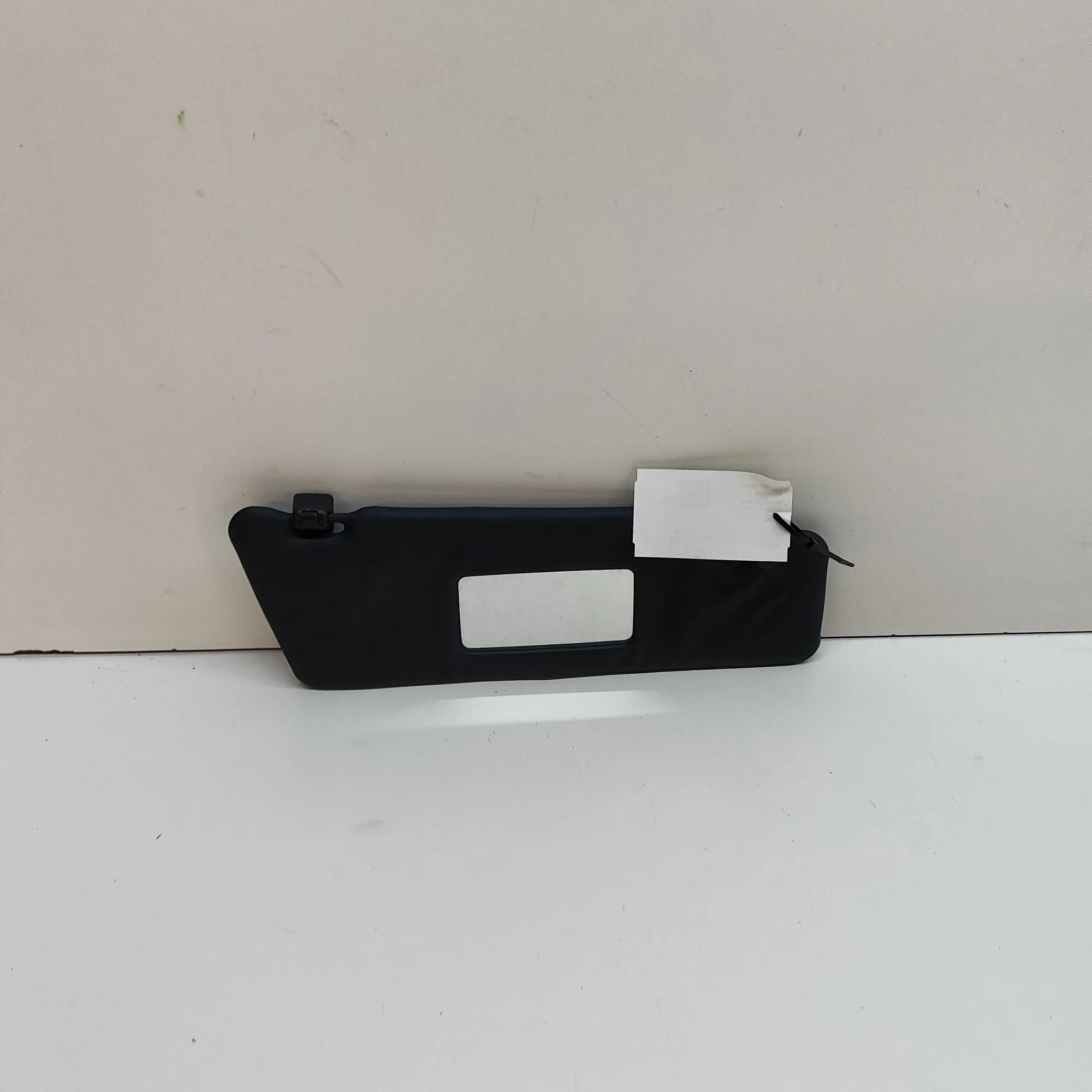 Mercedes-Benz 200 - 500 / E (W124) Sun visor — right Sun visor — right — MERCEDES BENZ E-CLASS (W124...