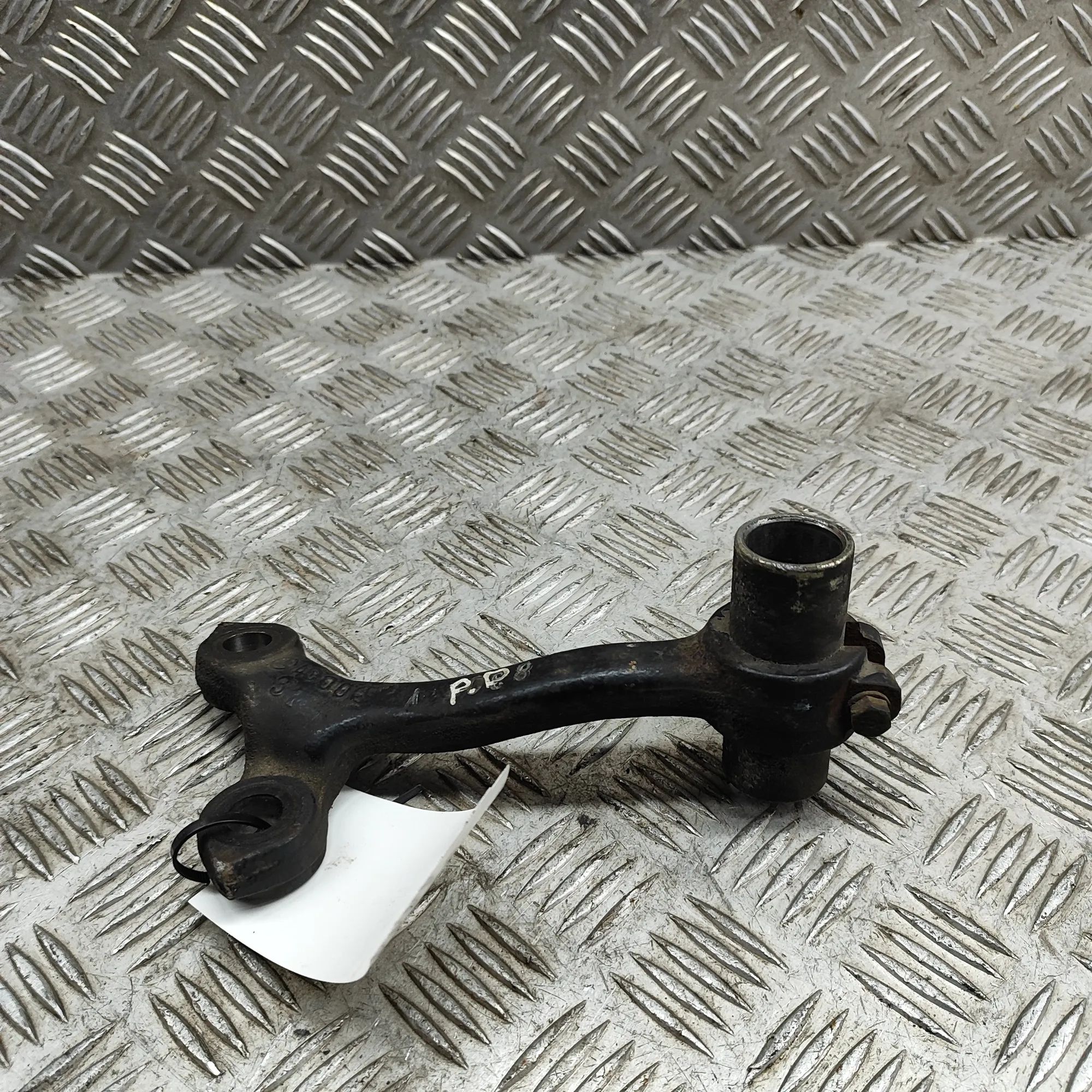 Mercedes-Benz 200 - 500 / E (W124) Steering tie rod — right Steering tie rod — right — MERCEDES BENZ S-CLAS...