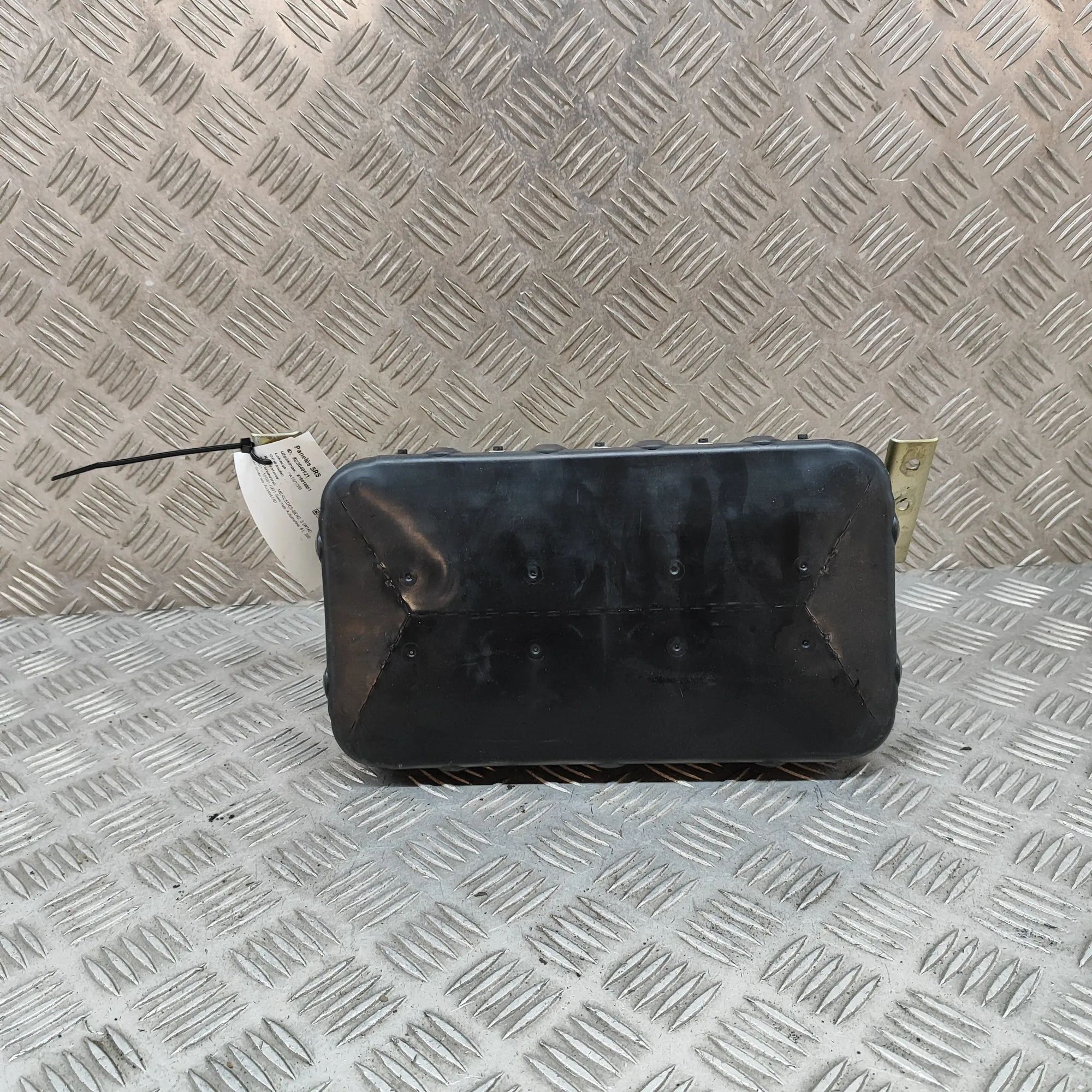 Mercedes-Benz 200 - 500 / E (W124) Dashboard Safety Bag SRS Dashboard Safety Bag SRS — MERCEDES BENZ S-CLAS...