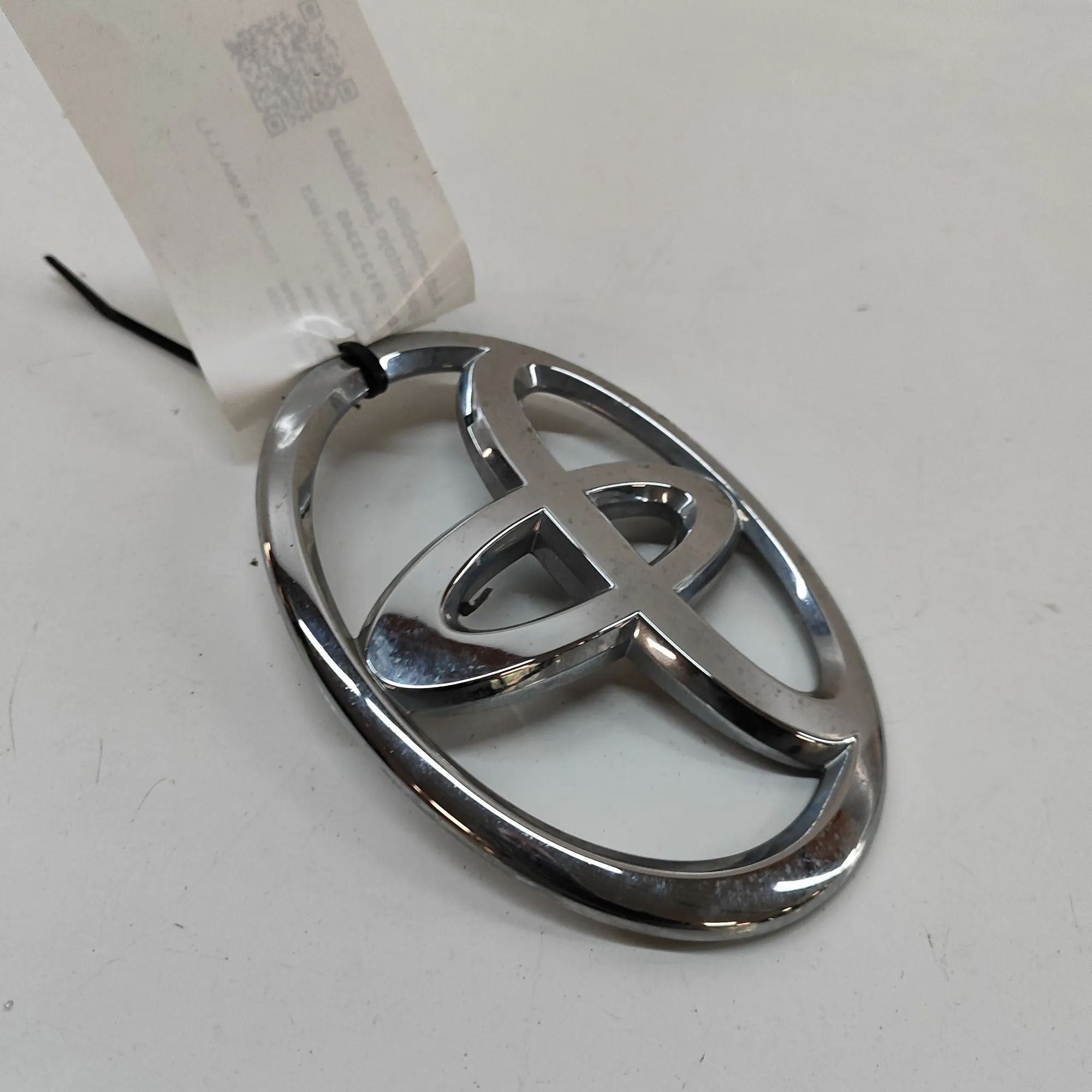 Toyota Sienna Manufacturer emblem Manufacturer emblem — TOYOTA SIENNA _L3_ (2009-...