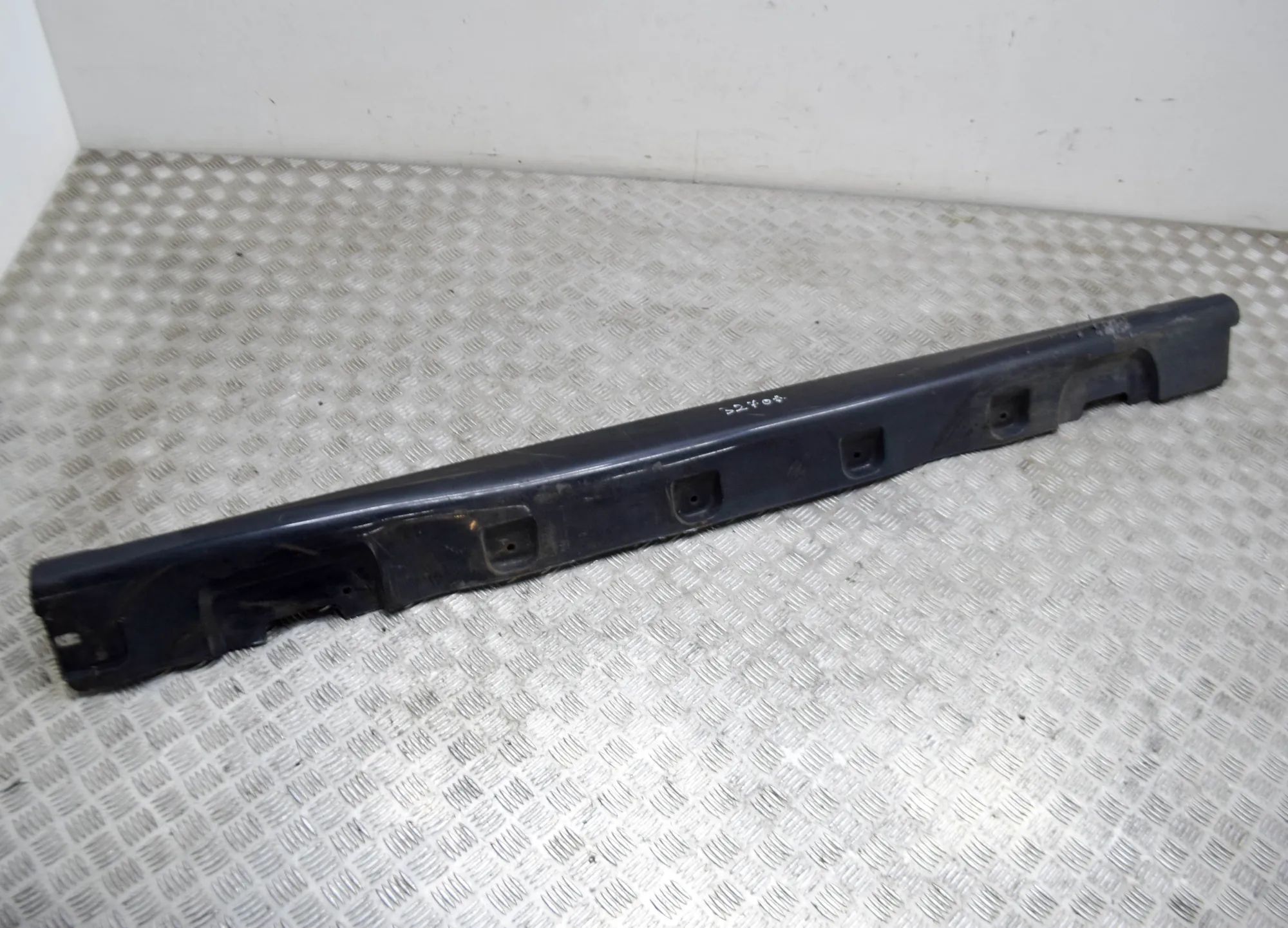 Saab 9-3 Right Side Plastic Sideskirt Cover Right Side Plastic Sideskirt Cover — SAAB 9-3 Y...