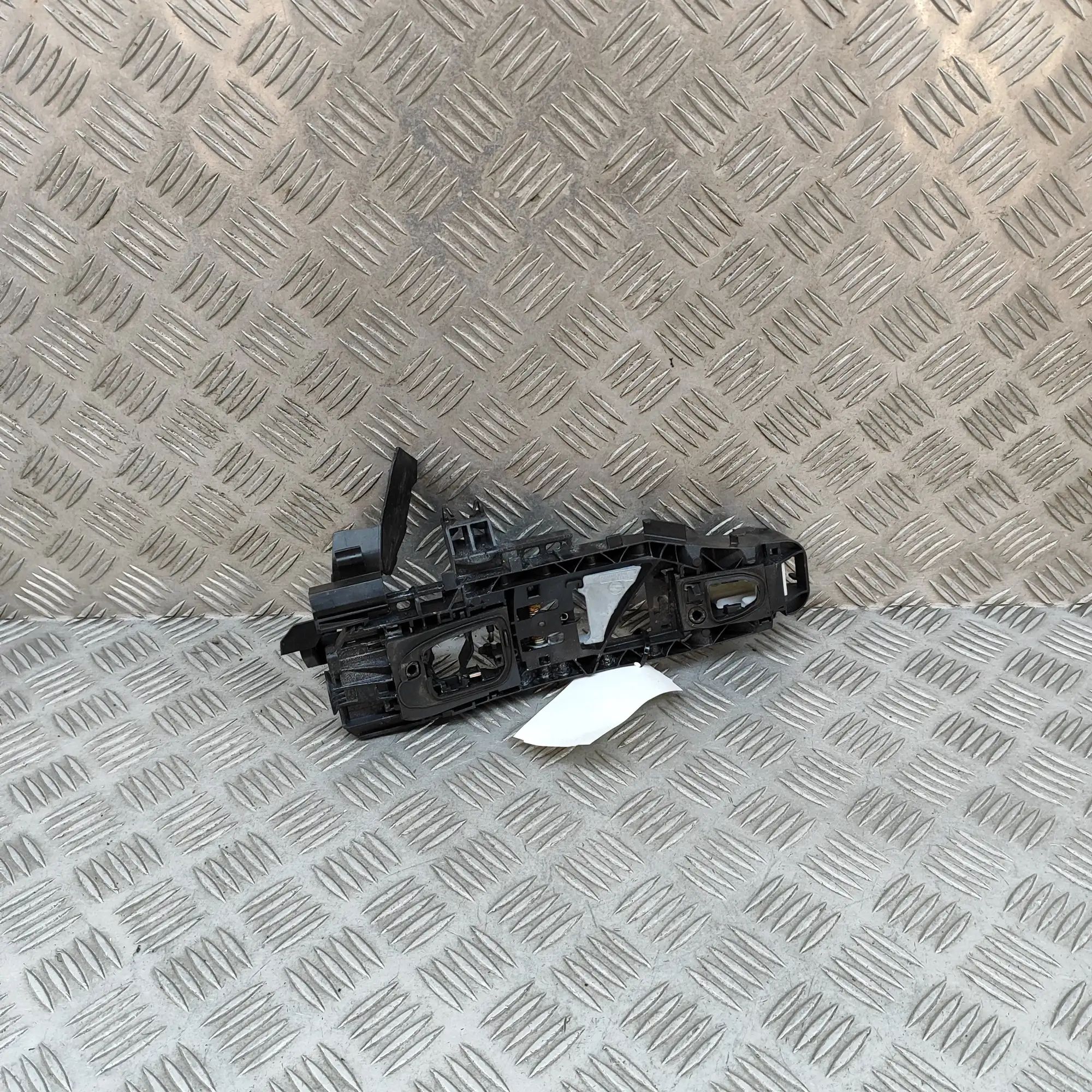 Mercedes-Benz GLS (X167) Interior door handle surround — front left Interior door handle surround — front left — ME...