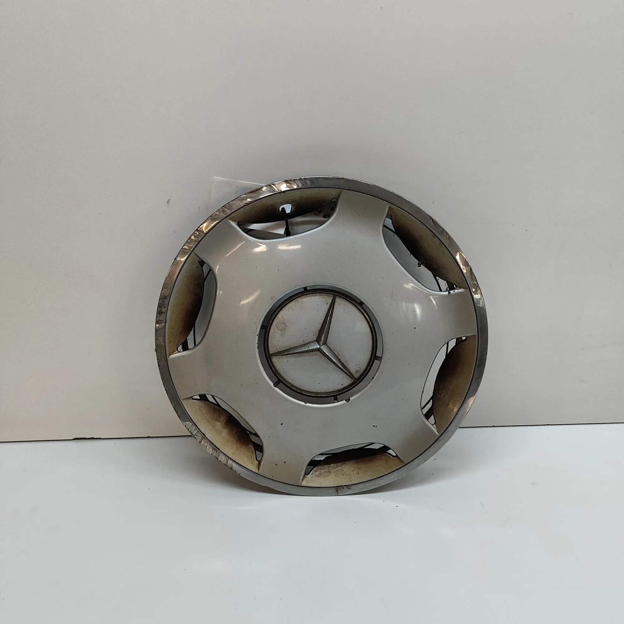 Mercedes-Benz 200 - 500 / E (W124) декоративный колпак Wheel covers — MERCEDES BENZ E-CLASS (W124) (19...