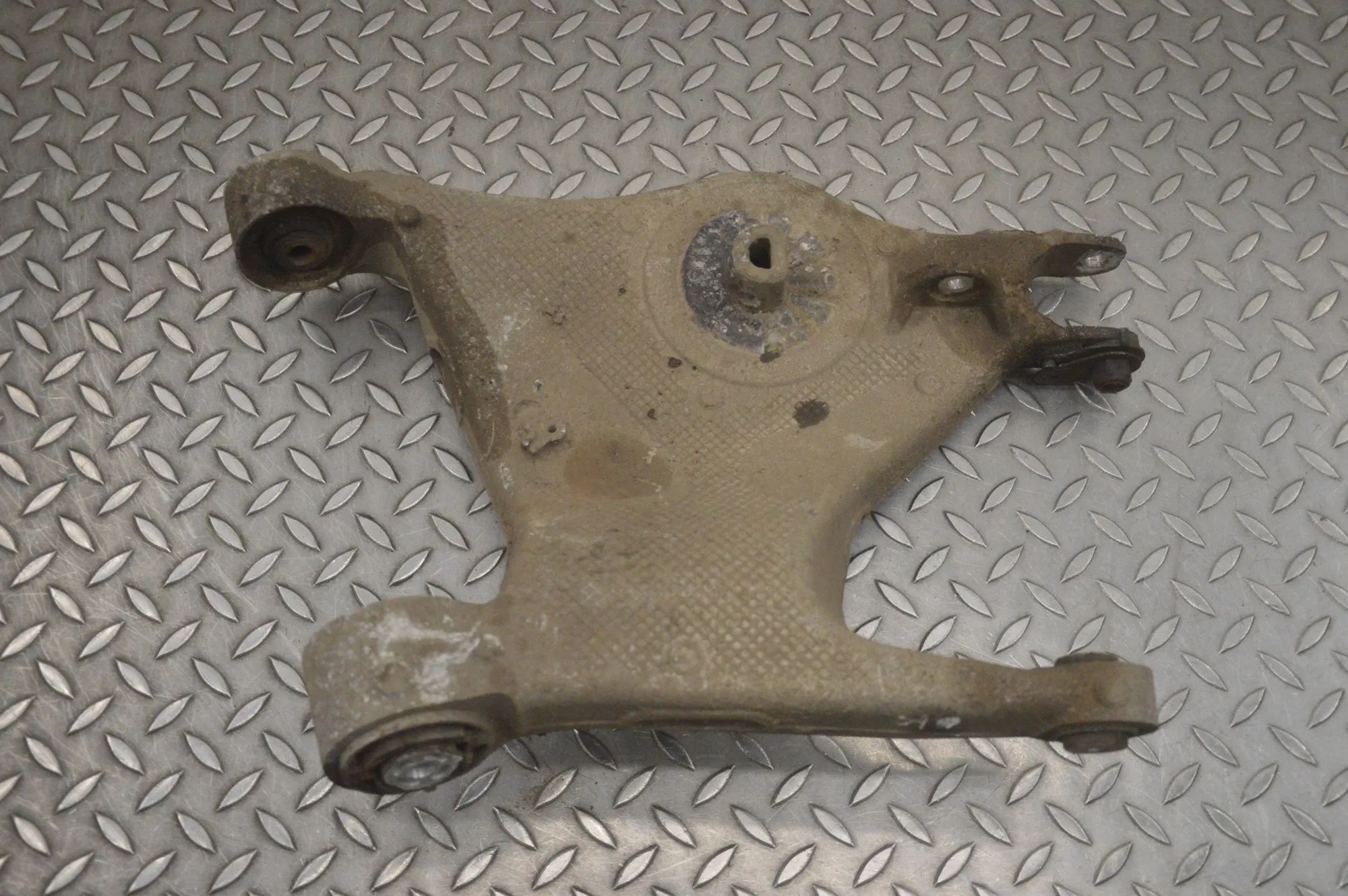 Jaguar XF Rear Left Lower Control Arm Rear Left Lower Control Arm — JAGUAR XF X260 (2...