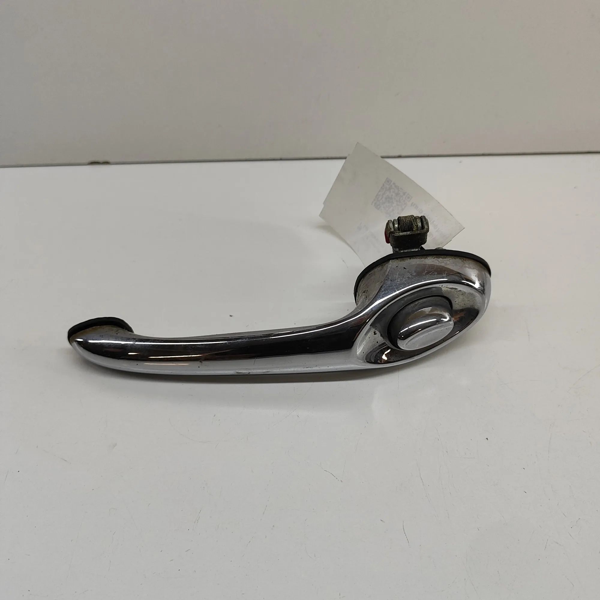 Chrysler PT Cruiser Front Right Door Exterior Handle Front Right Door Exterior Handle — CHRYSLER PT ...