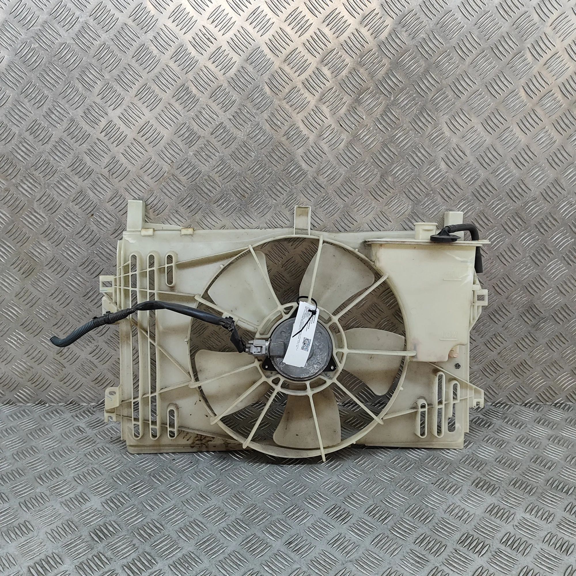 Toyota Corolla Engine Cooling Fan Shroud Engine Cooling Fan Shroud — TOYOTA COROLLA Esta...