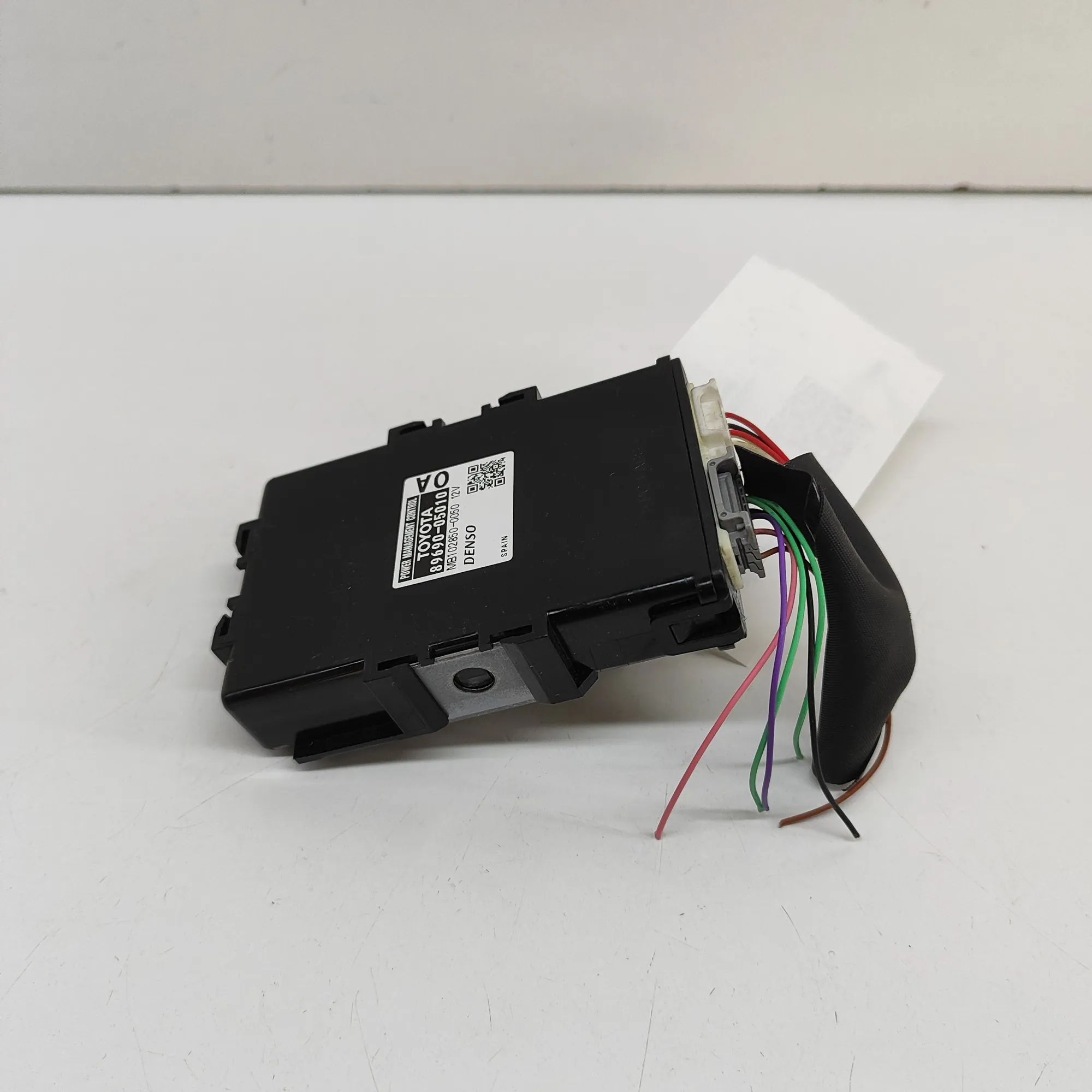 Toyota Avensis (T27) Power Distribution Unit Power distribution unit — TOYOTA AVENSIS Estate...