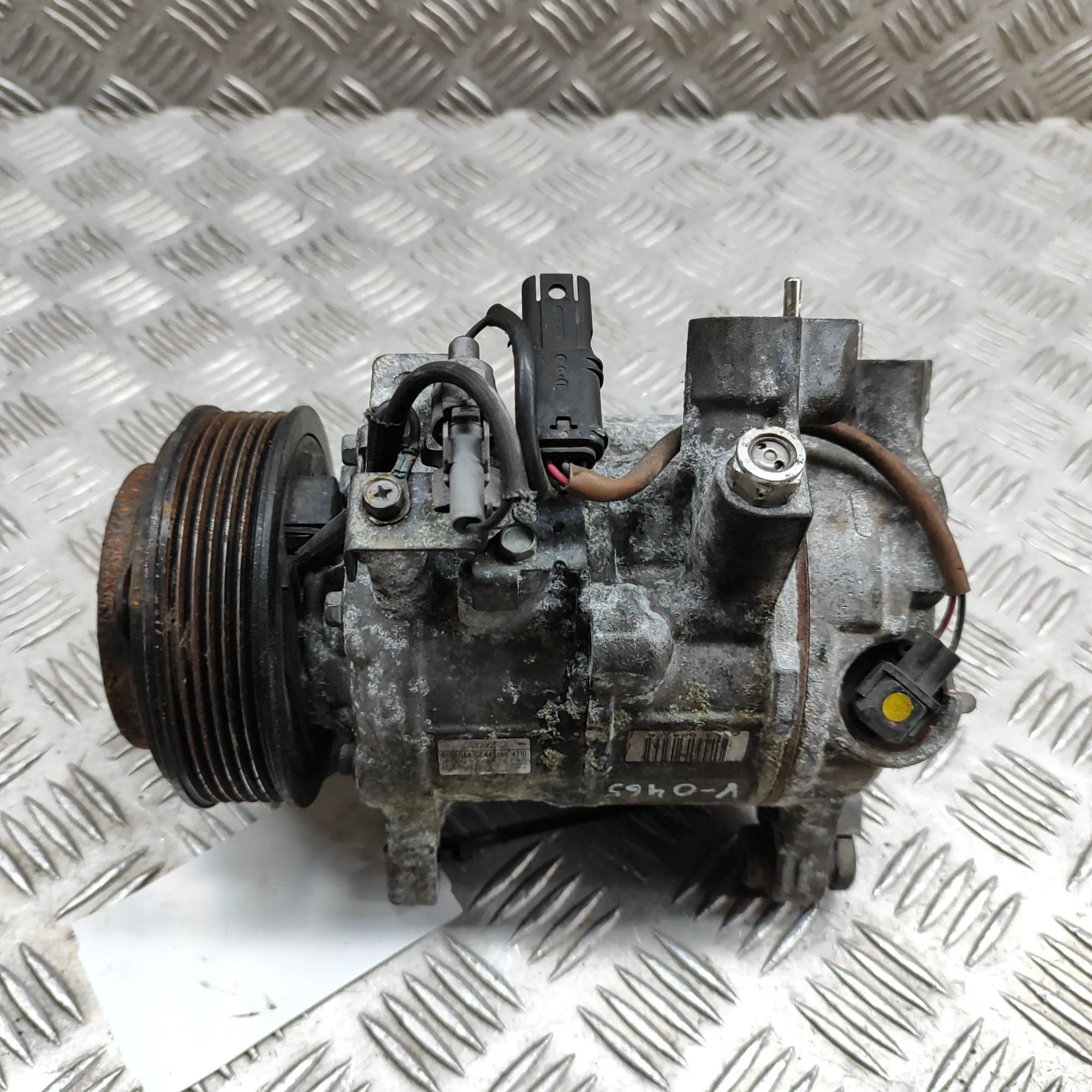 BMW 1 (E81 / E82 / E87 / E88) Air-conditioning compressor Air-conditioning compressor — BMW 1 F20 (2010-2...
