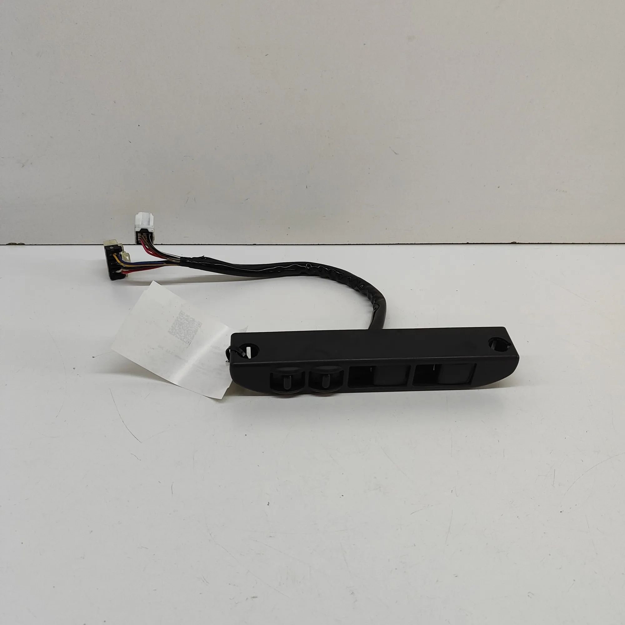 Infiniti FX (S50) Left Seat Control Switches Left Seat Control Switches — INFINITI FX (2002-...