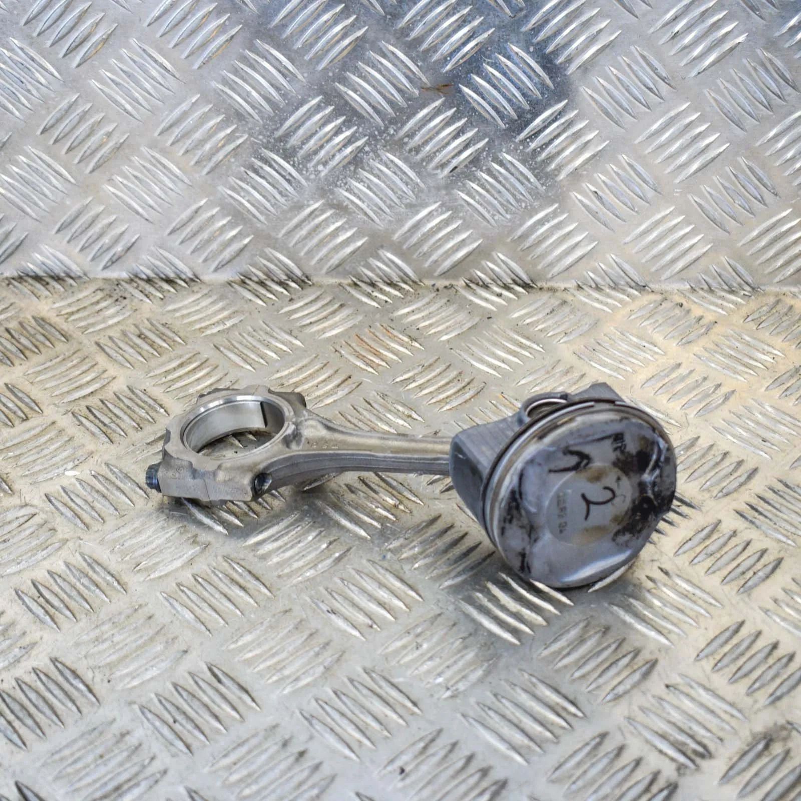 Toyota Verso Piston Piston — TOYOTA VERSO _R2_ (2009-2018) — 13101-...