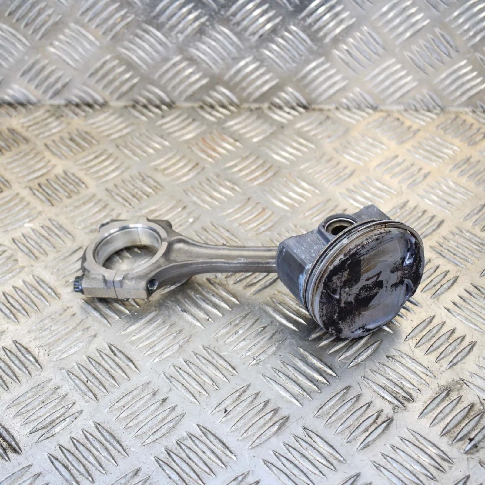 Toyota Verso Piston Piston — TOYOTA VERSO _R2_ (2009-2018) — 13101-...