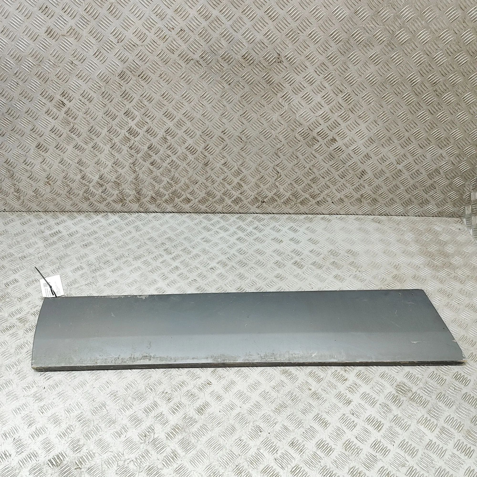 Mercedes-Benz 200 - 500 / E (W124) Front Left Door Lower Molding Front Left Door Lower Molding — MERCEDES BENZ S...