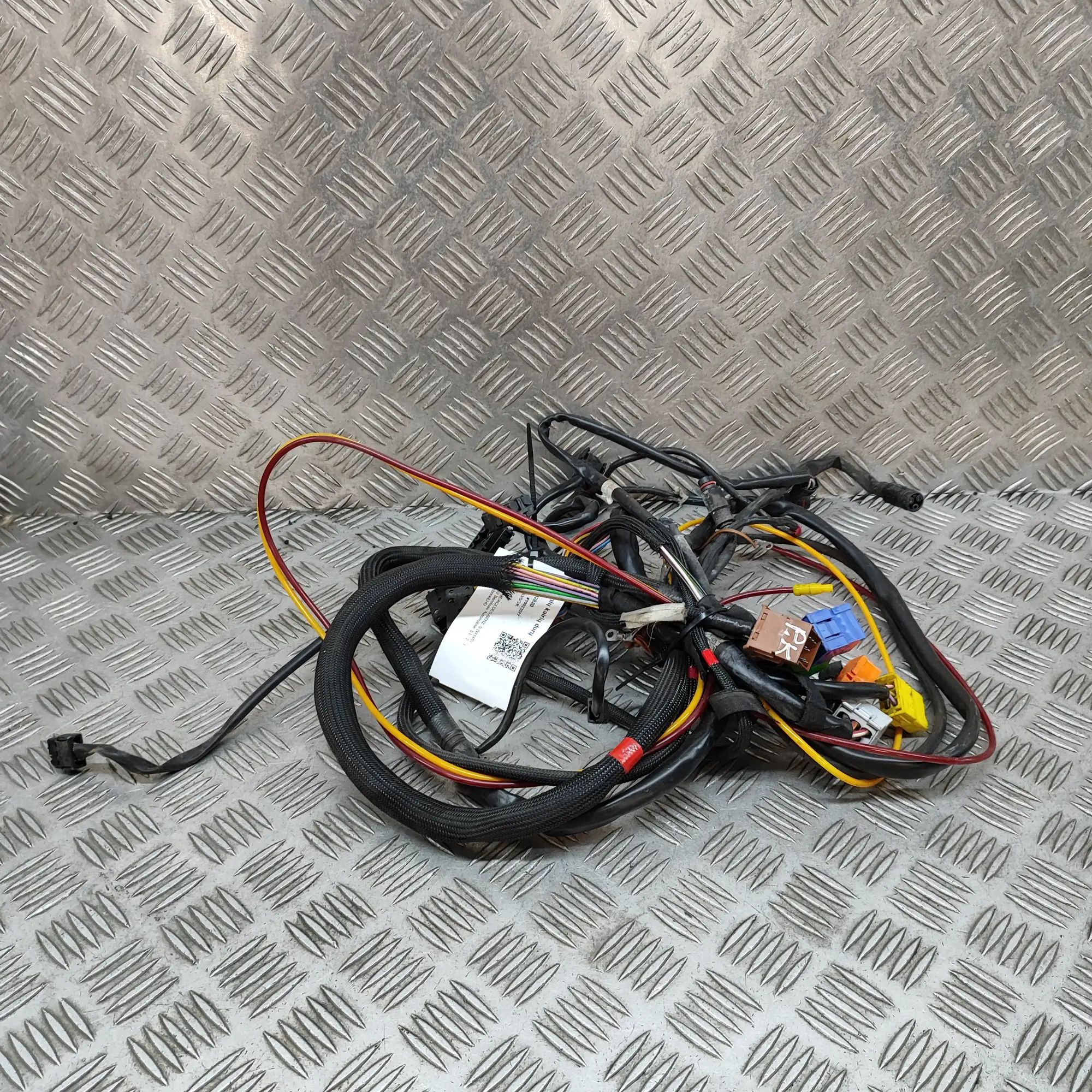 Mercedes-Benz 200 - 500 / E (W124) Door wiring — front right Door wiring — front right — MERCEDES BENZ S-CLA...
