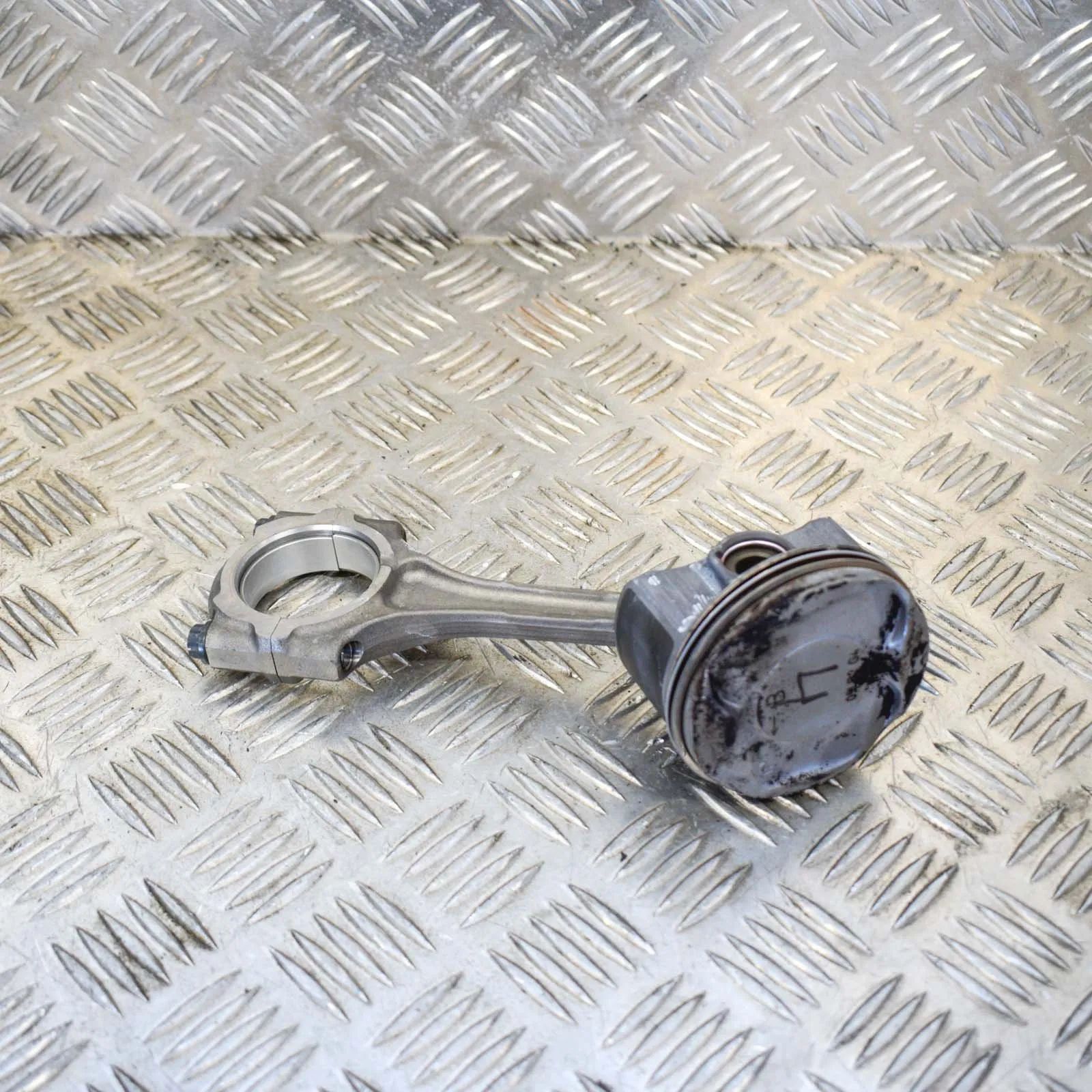Toyota Verso Piston Piston — TOYOTA VERSO _R2_ (2009-2018) — 13101-...