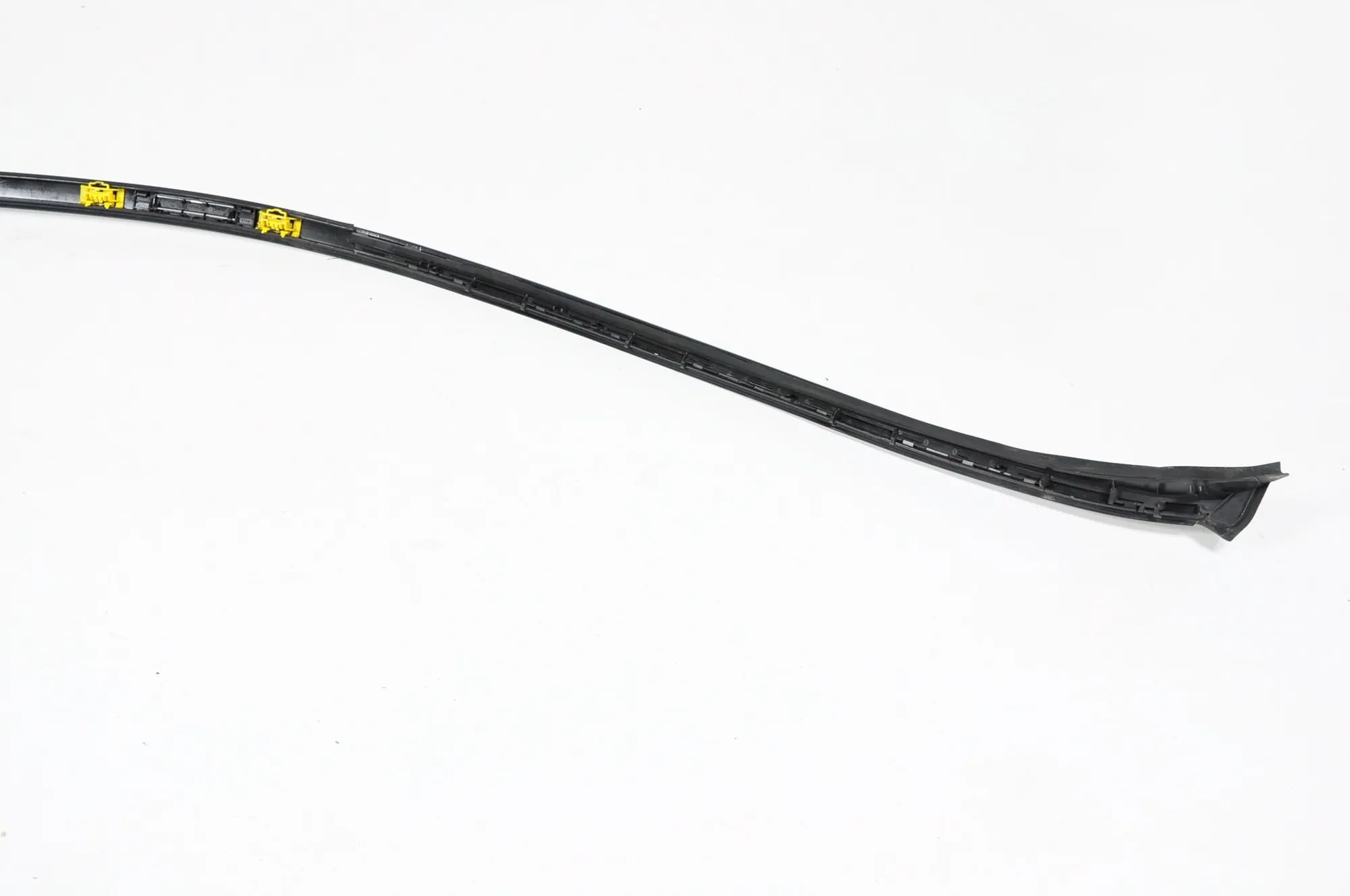 Mercedes-Benz A (W176) Left Side Roof Strip Trim Left Side Roof Strip Trim — MERCEDES BENZ S-CLA...