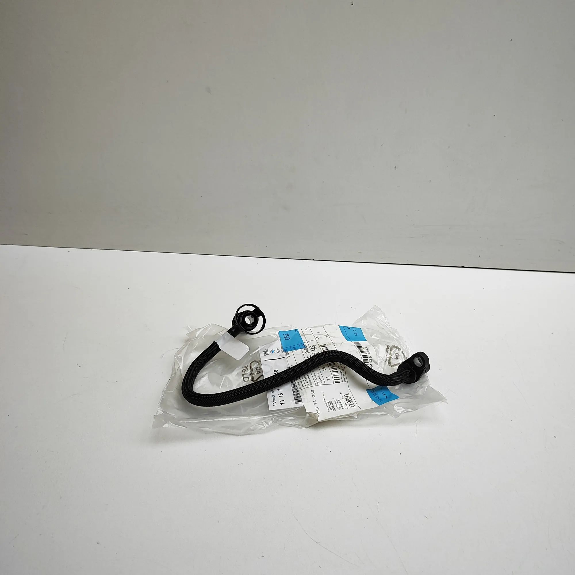 BMW 1 (E81 / E82 / E87 / E88) Vacuum pipe Vacuum pipe — BMW 1 F20 (2010-2019) — 111576425...