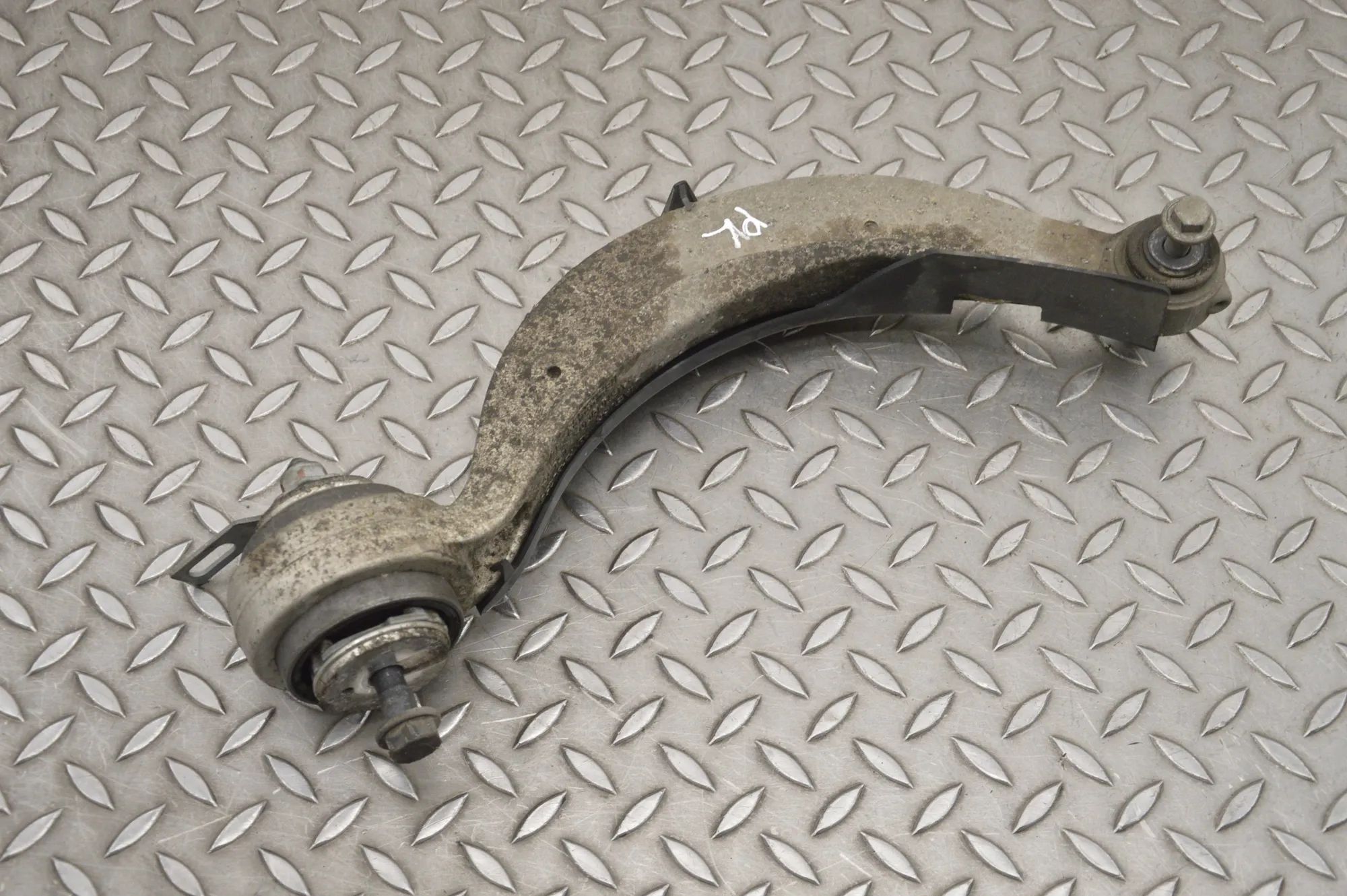Jaguar XF Front Left Curved Control Arm Front Left Curved Control Arm — JAGUAR XF X260 ...