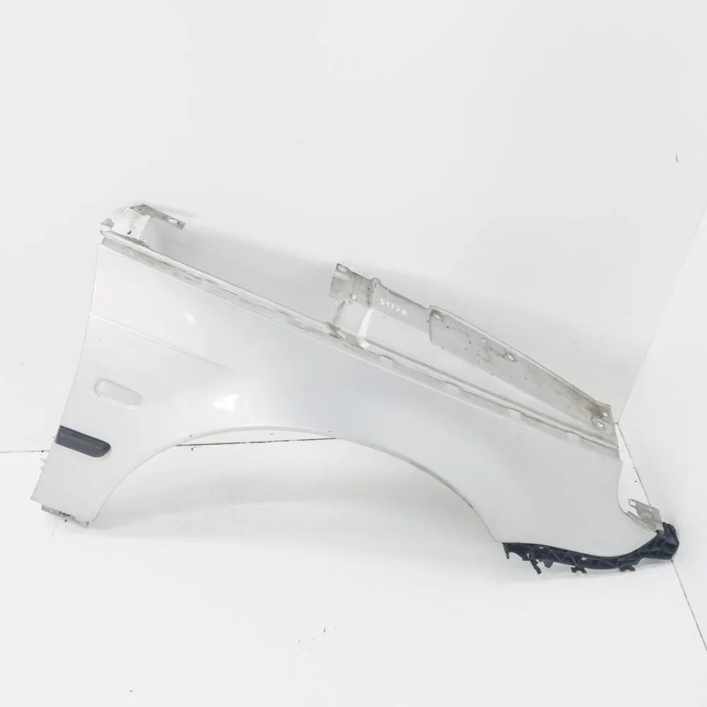 Saab 9-5 Front Right Fender Front Right Fender — SAAB 9-5 Estate YS3E (1998...