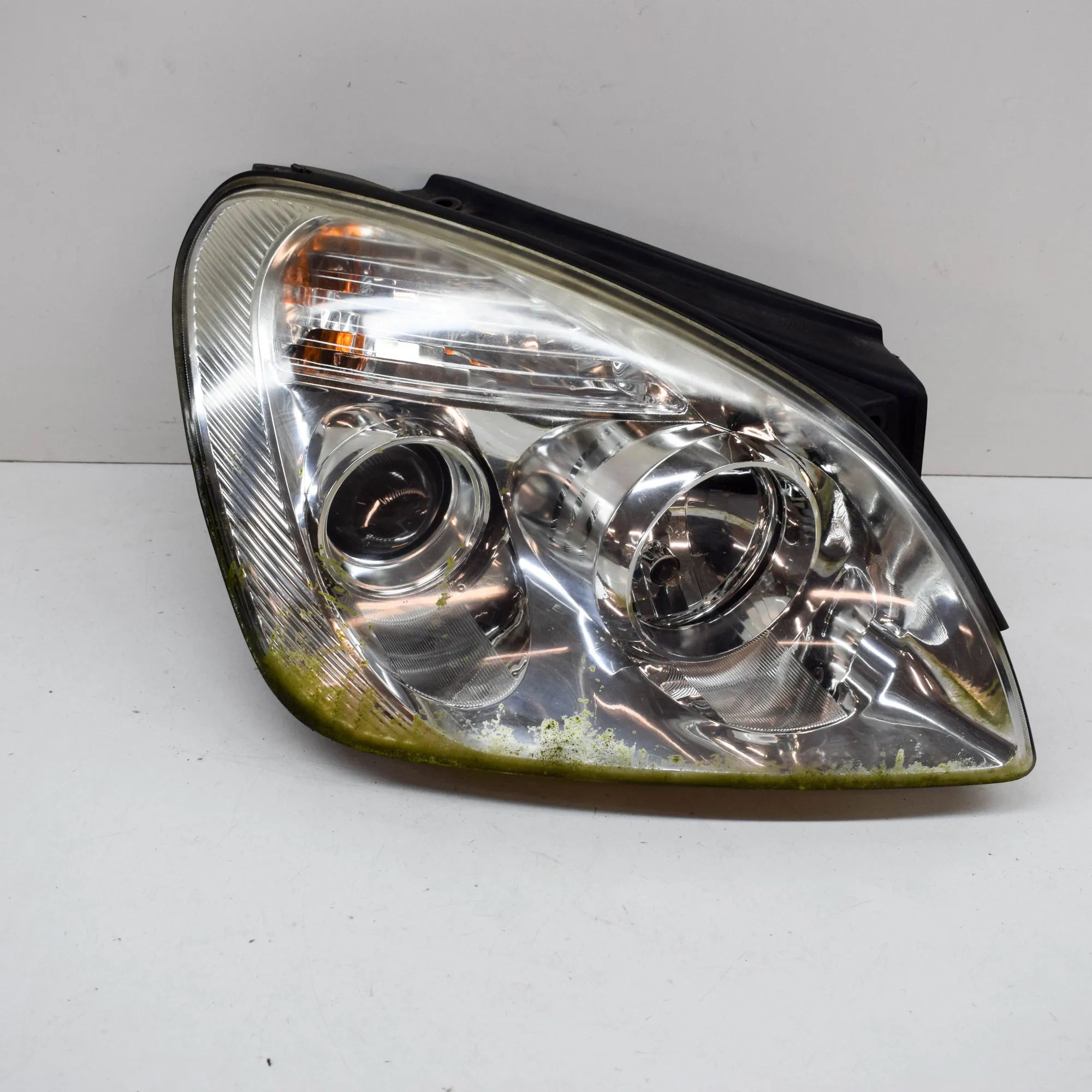 Kia Carens Front Right Headlight Front Right Headlight — KIA CARENS III UN (2006...
