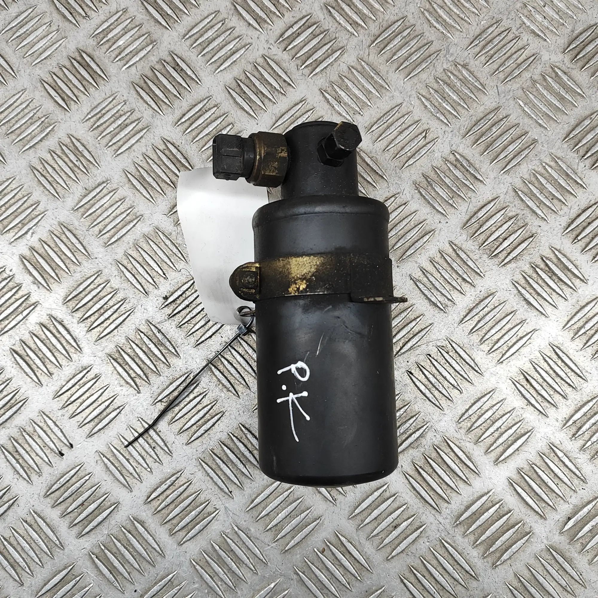 Mercedes-Benz 200 - 500 / E (W124) Air-conditioning receiver-drier Air-conditioning receiver-drier — MERCEDES BENZ...