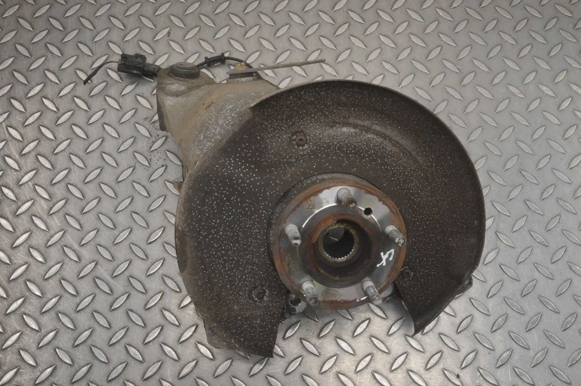 Jaguar XF Rear Left Wheel Hub Spindle Rear Left Wheel Hub Spindle — JAGUAR XF X260 (2...