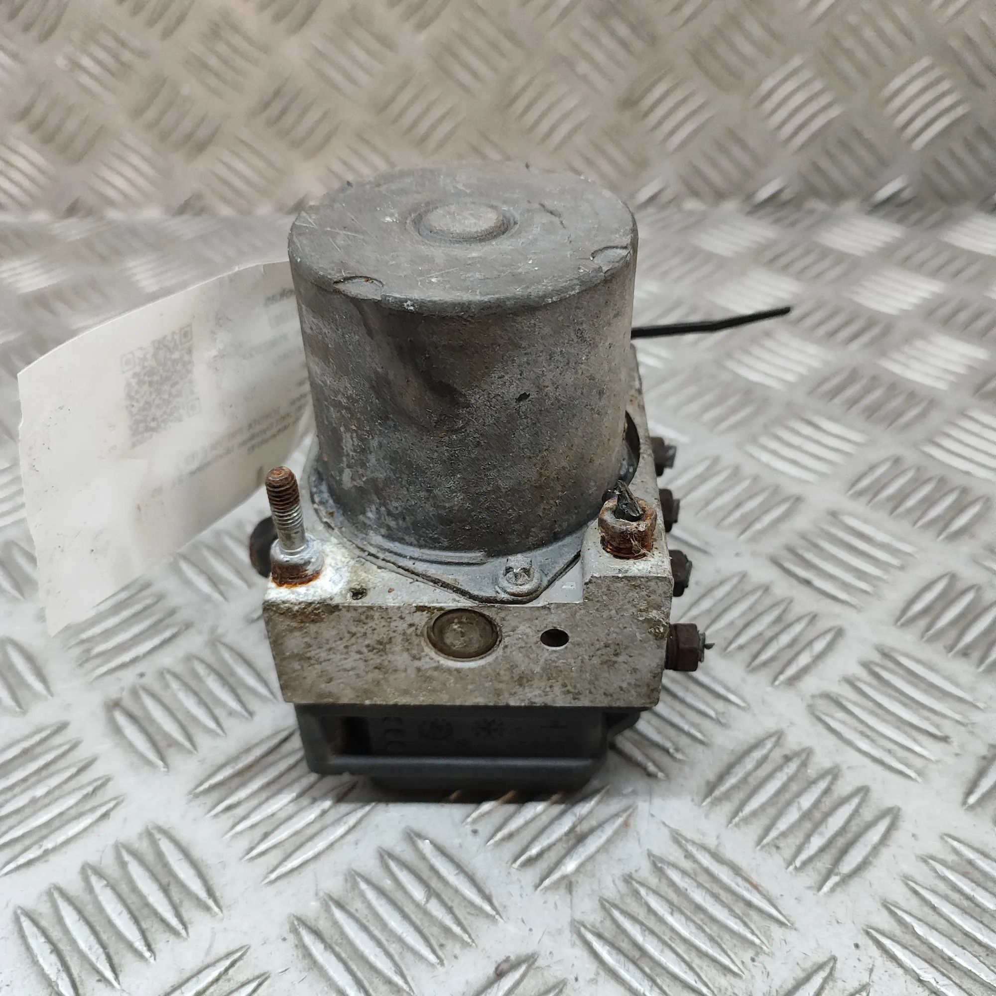 Toyota Previa ABS Hydraulipumppu ABS Pump — TOYOTA PREVIA _R3_ (2000-2006) — 445...