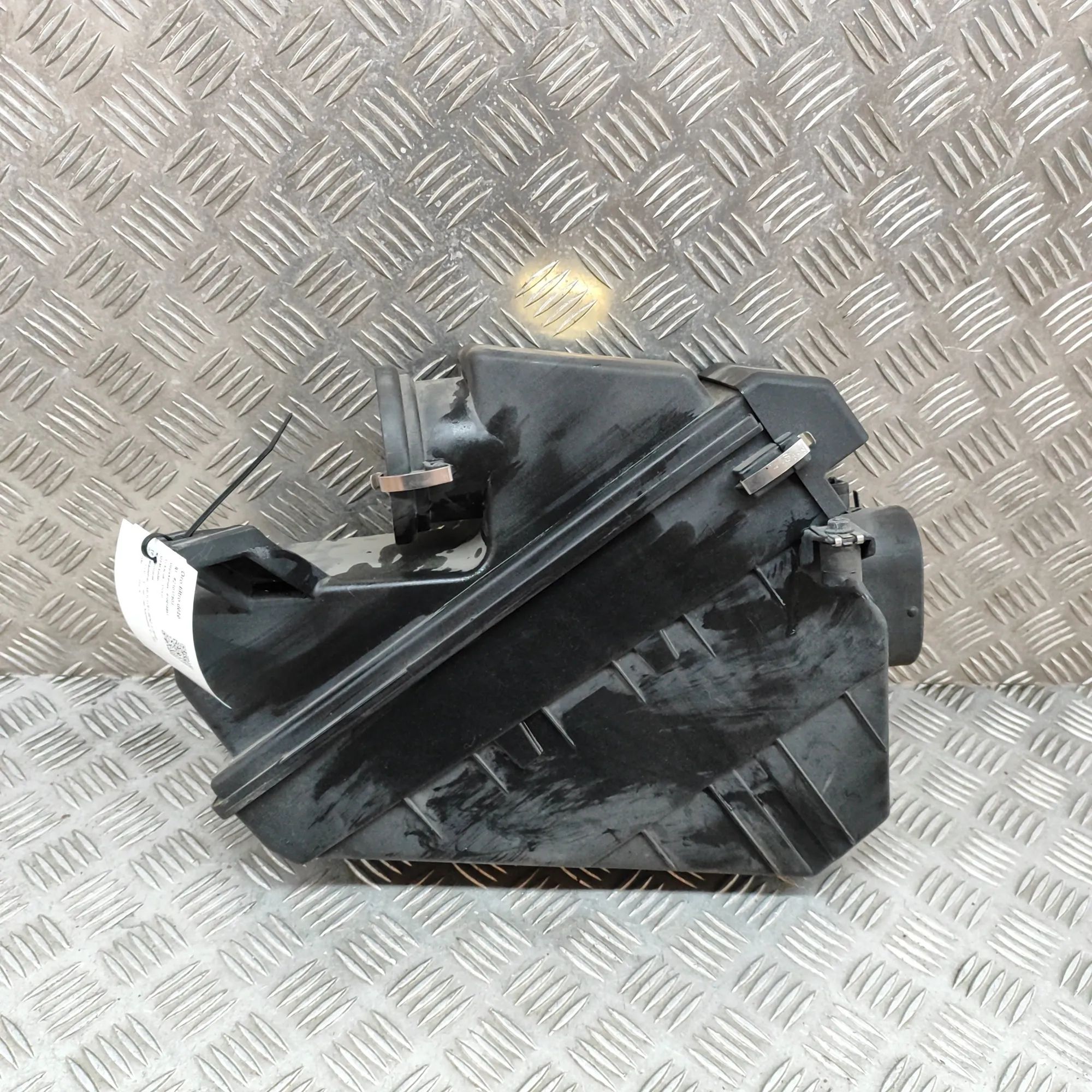 Mercedes-Benz 200 - 500 / E (W124) Воздухоочиститель  Air Filter Box — MERCEDES BENZ S-CLASS (W140) (...