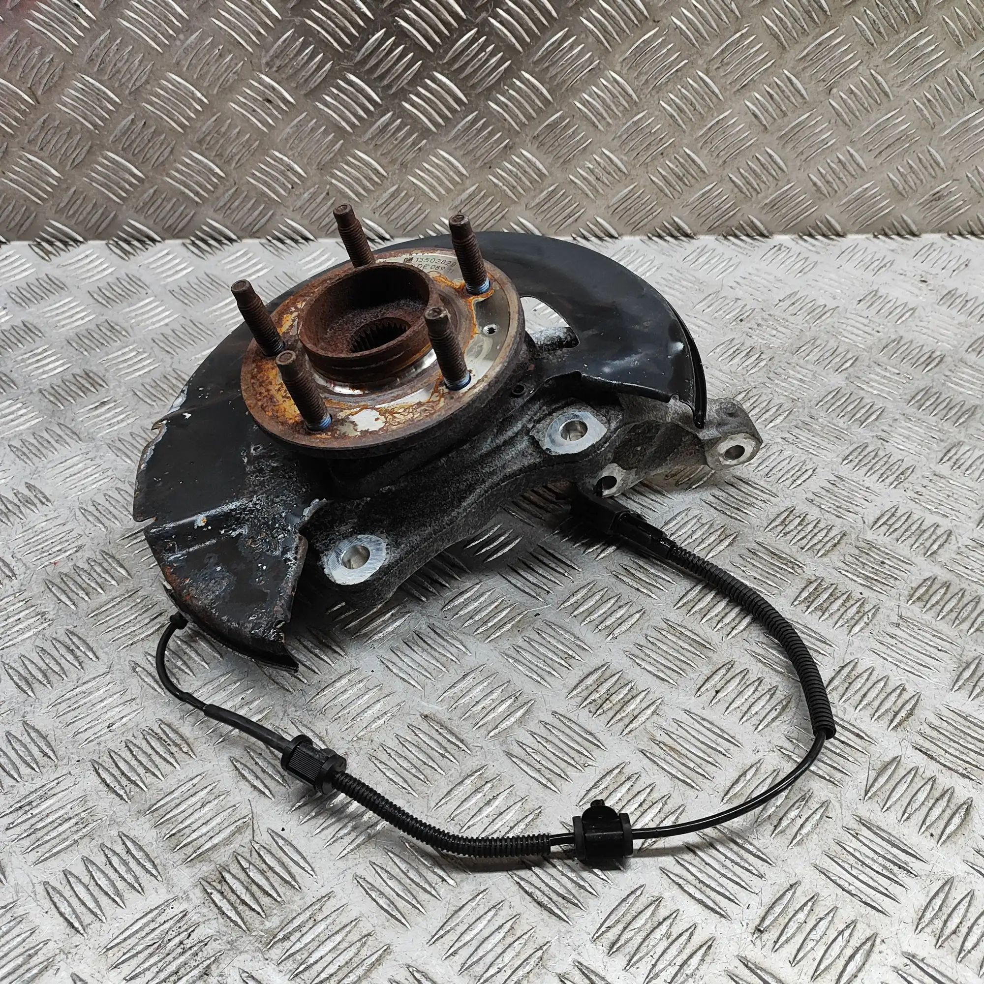 Chevrolet Orlando Front Right Wheel Hub Front Right Wheel Hub — CHEVROLET ORLANDO J309 ...